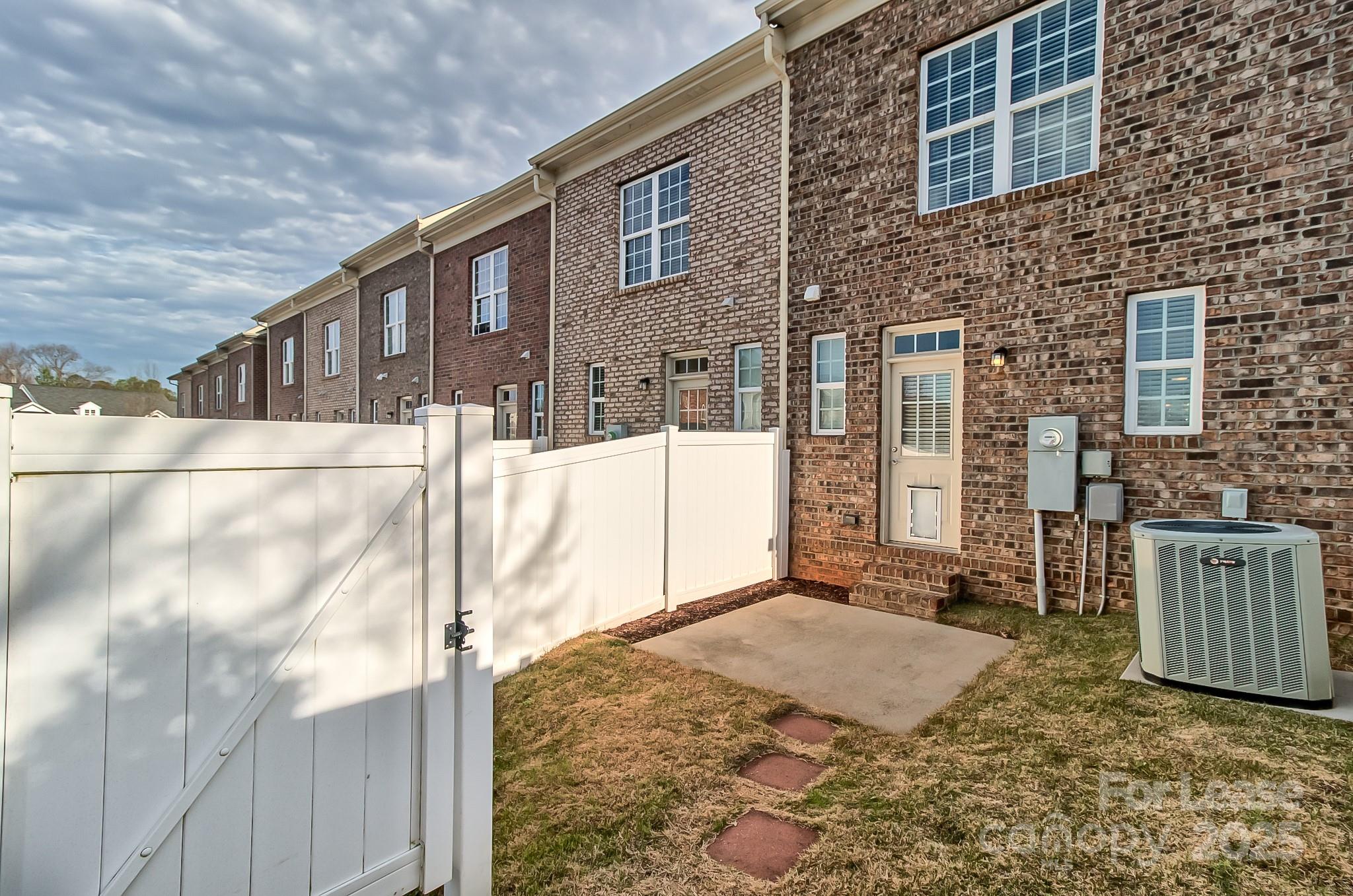 property viewer photo 18