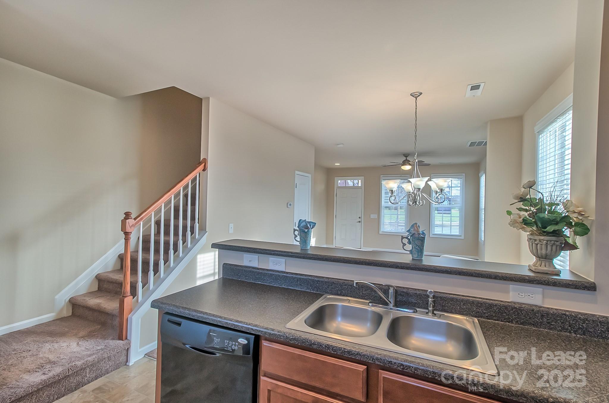 property viewer photo 6