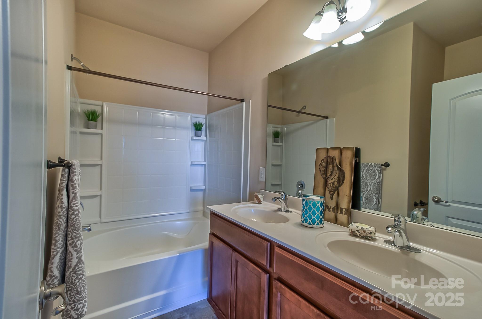 property viewer photo 9