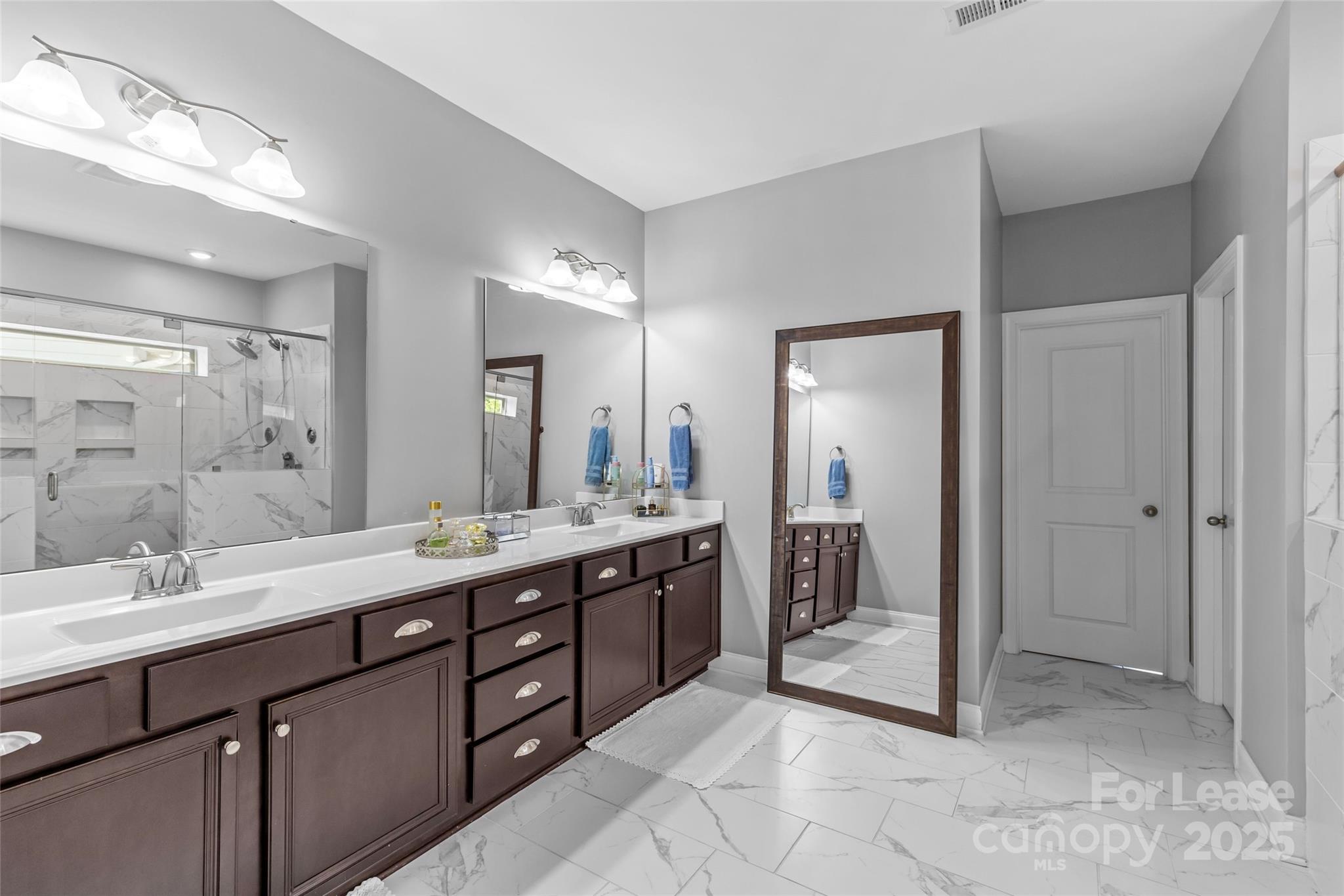 property viewer photo 15