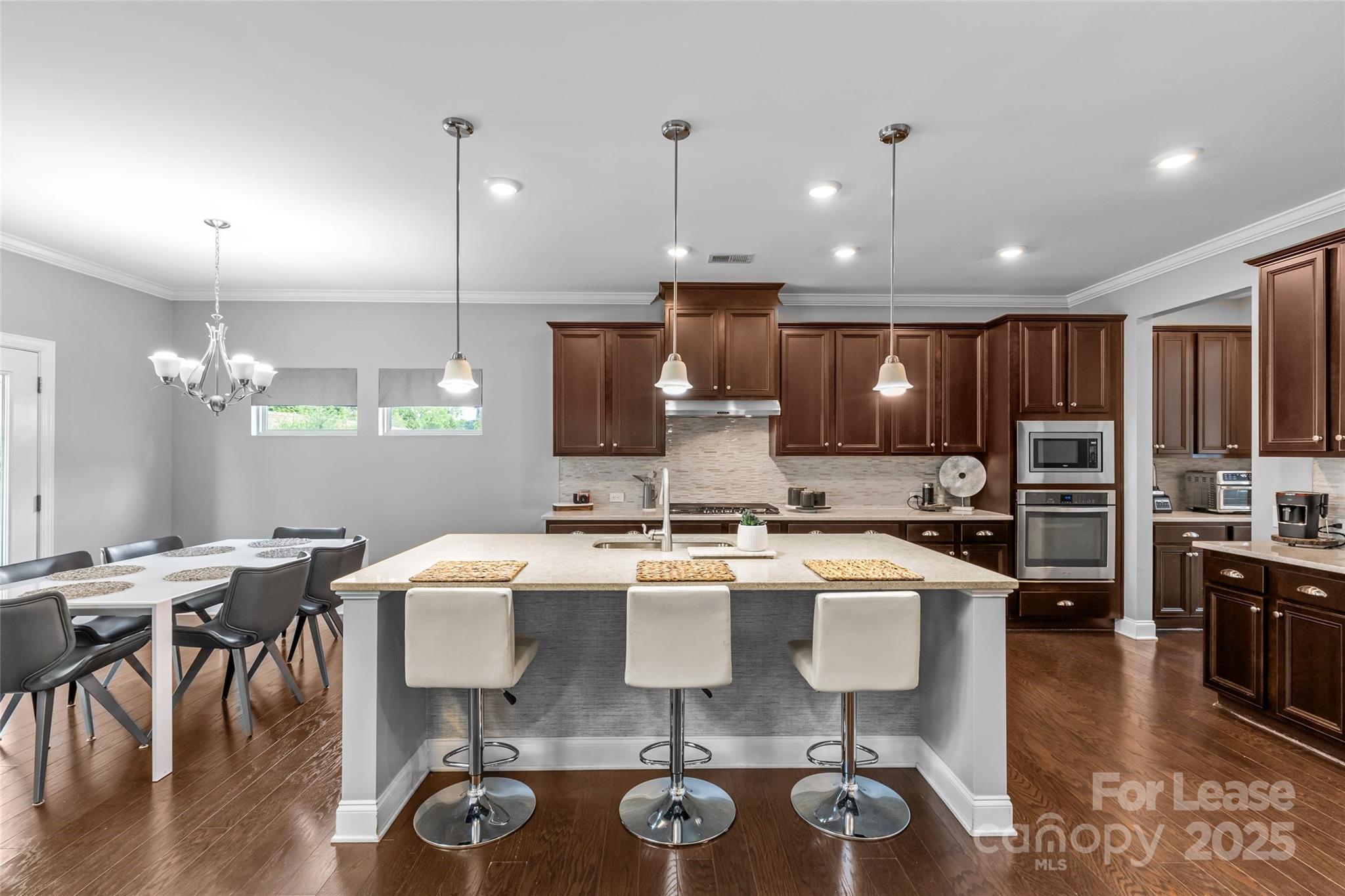 property viewer photo 5