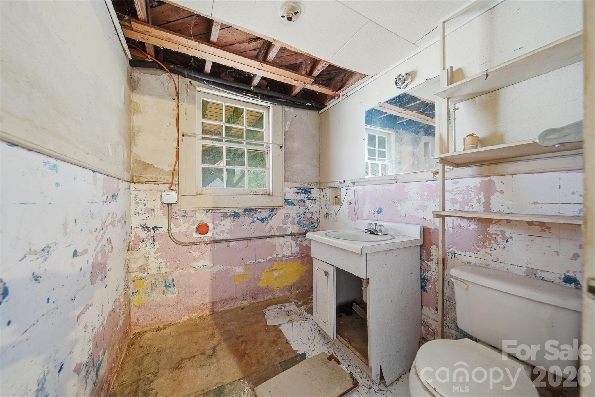 main property photo 28