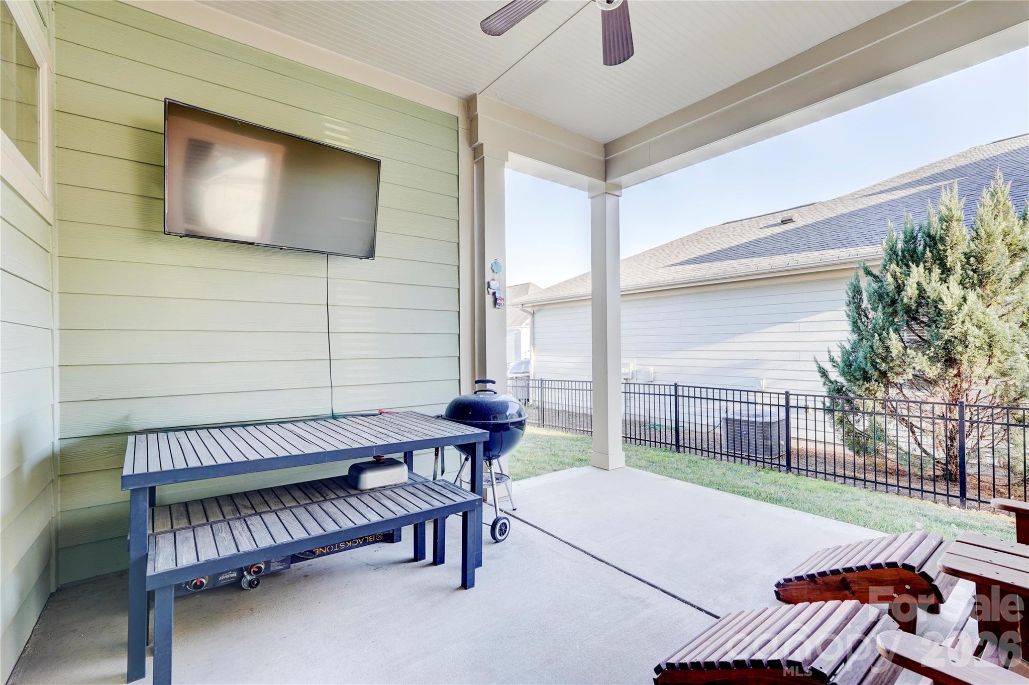 main property photo 41
