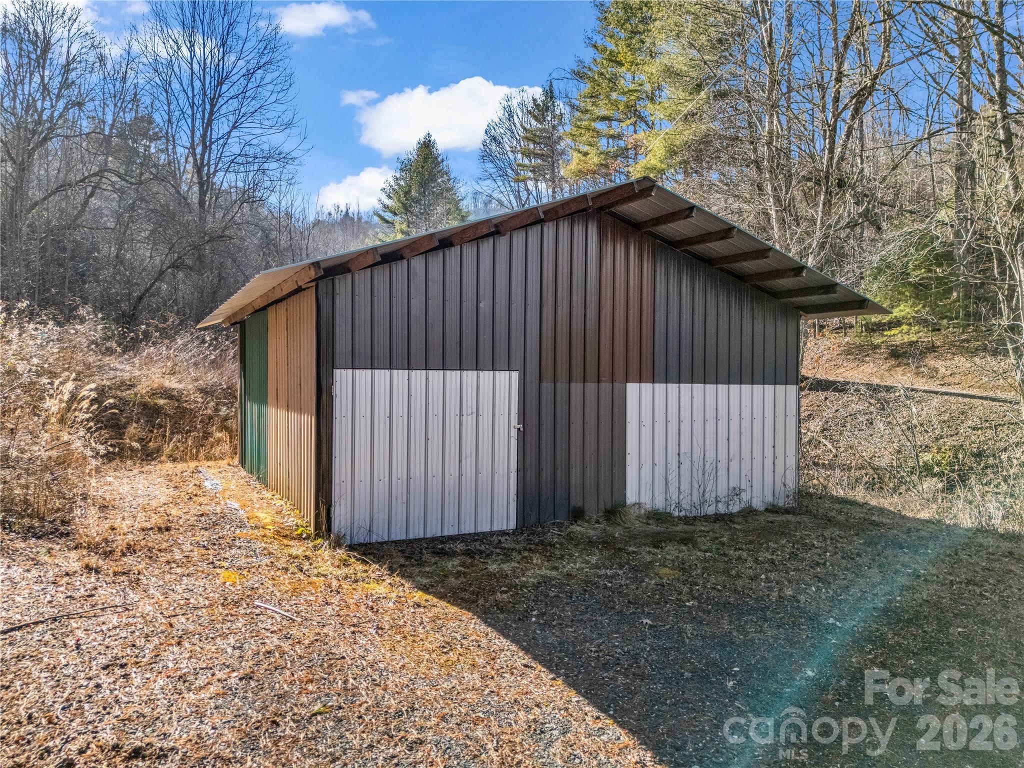 main property photo 16