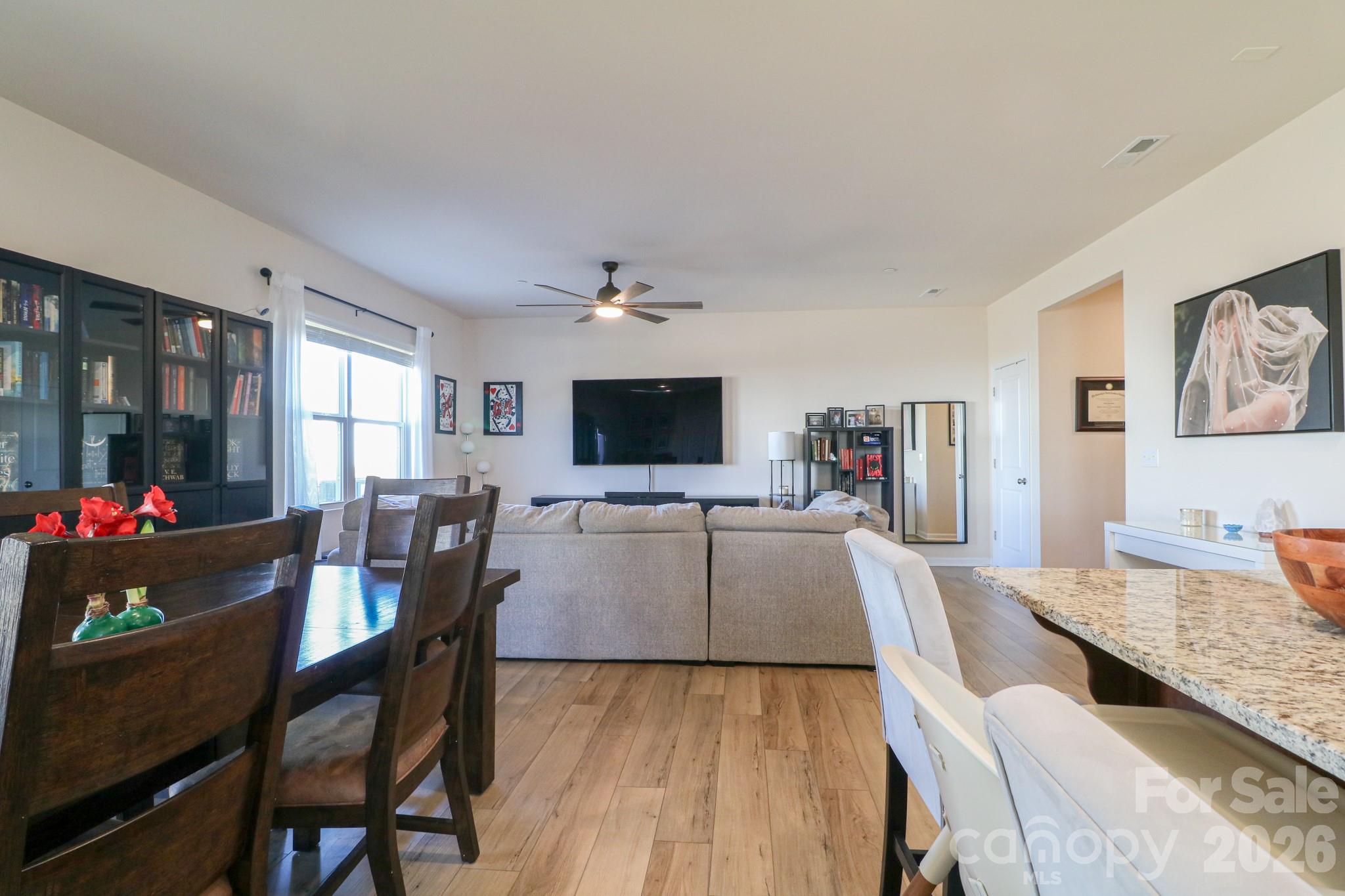 property viewer photo 10