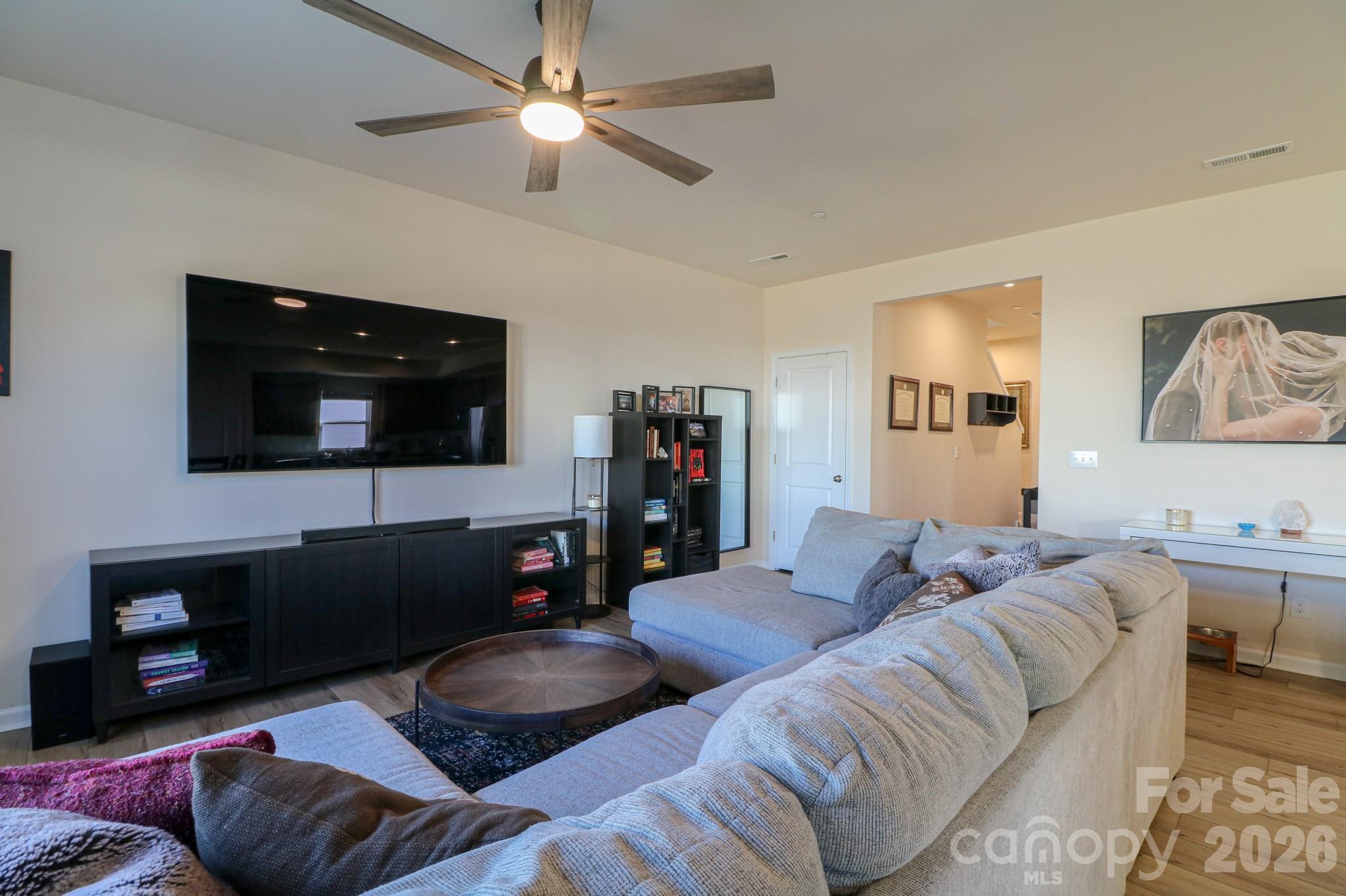 property viewer photo 11