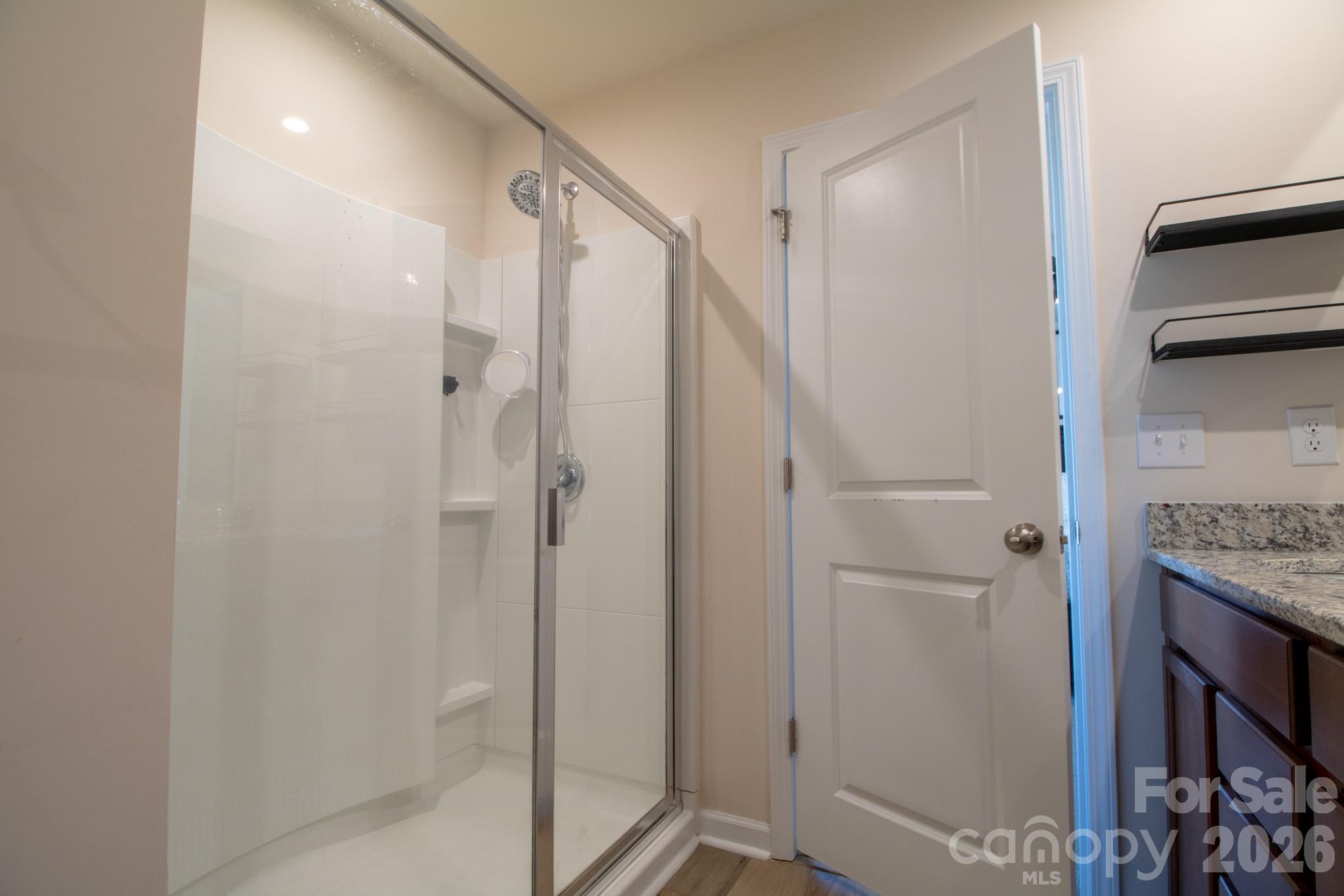 property viewer photo 19