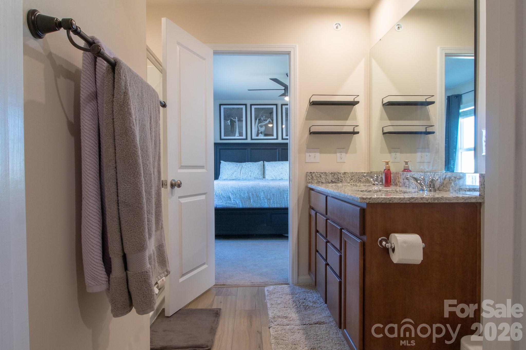 property viewer photo 20