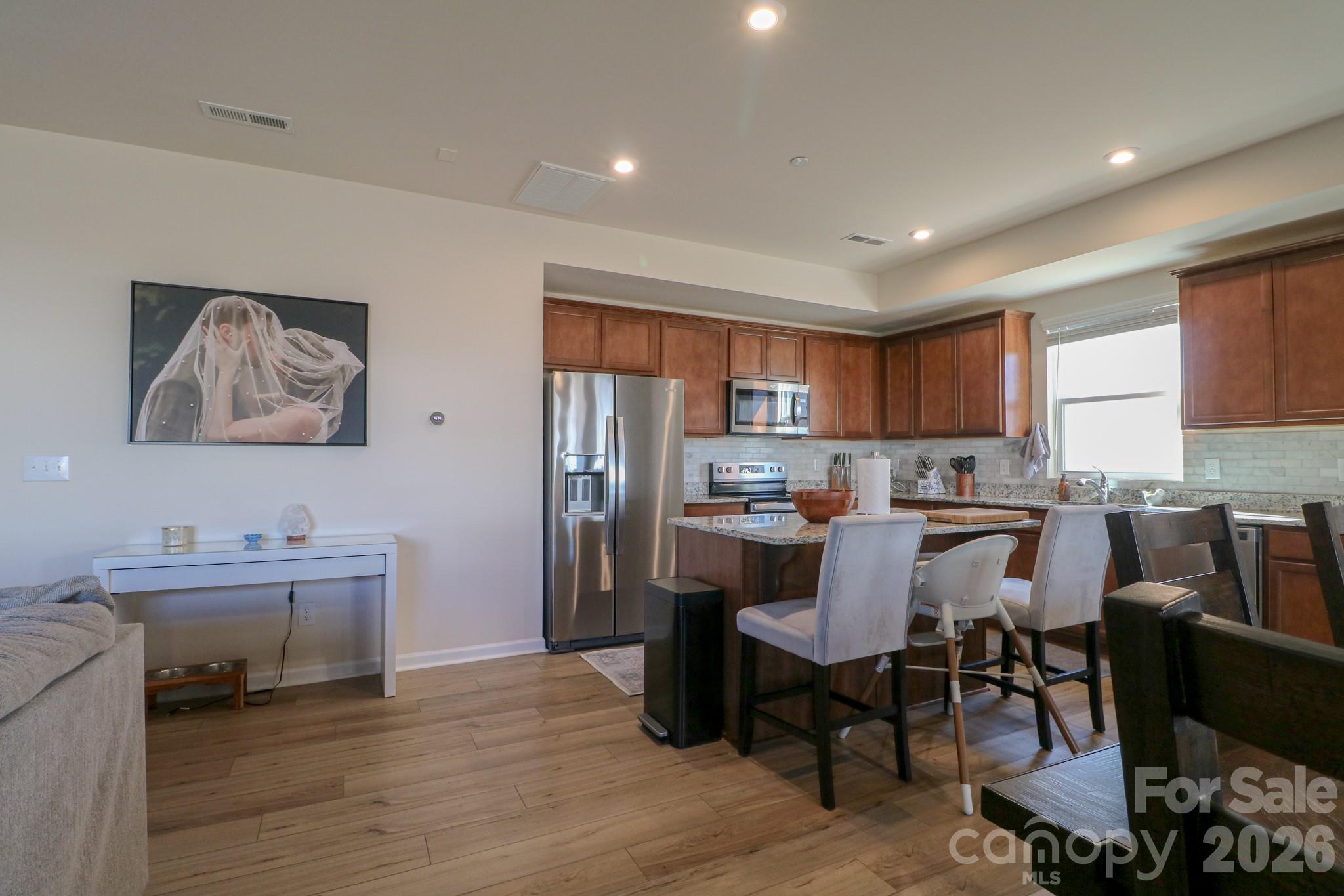 property viewer photo 5