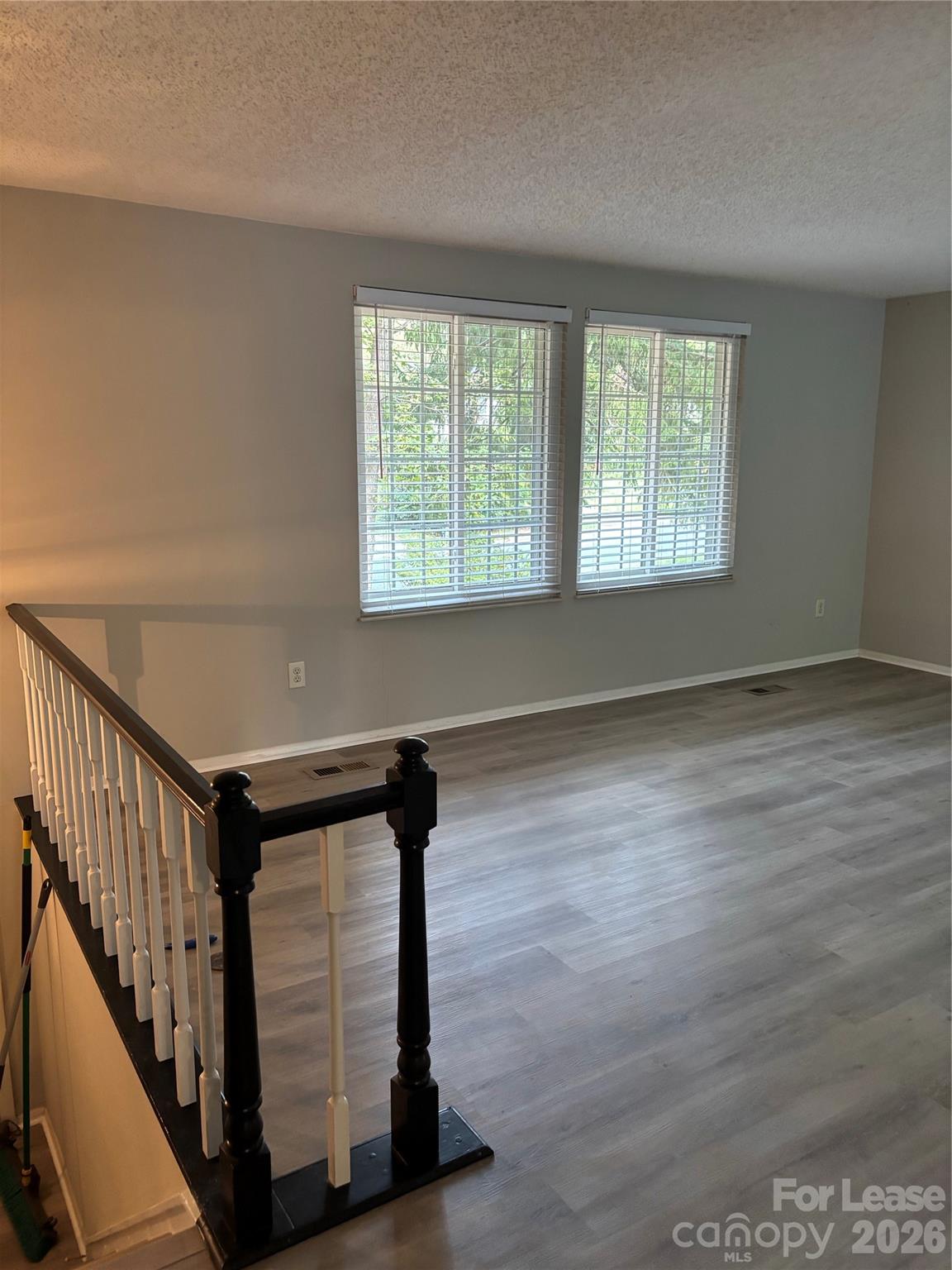property viewer photo 1