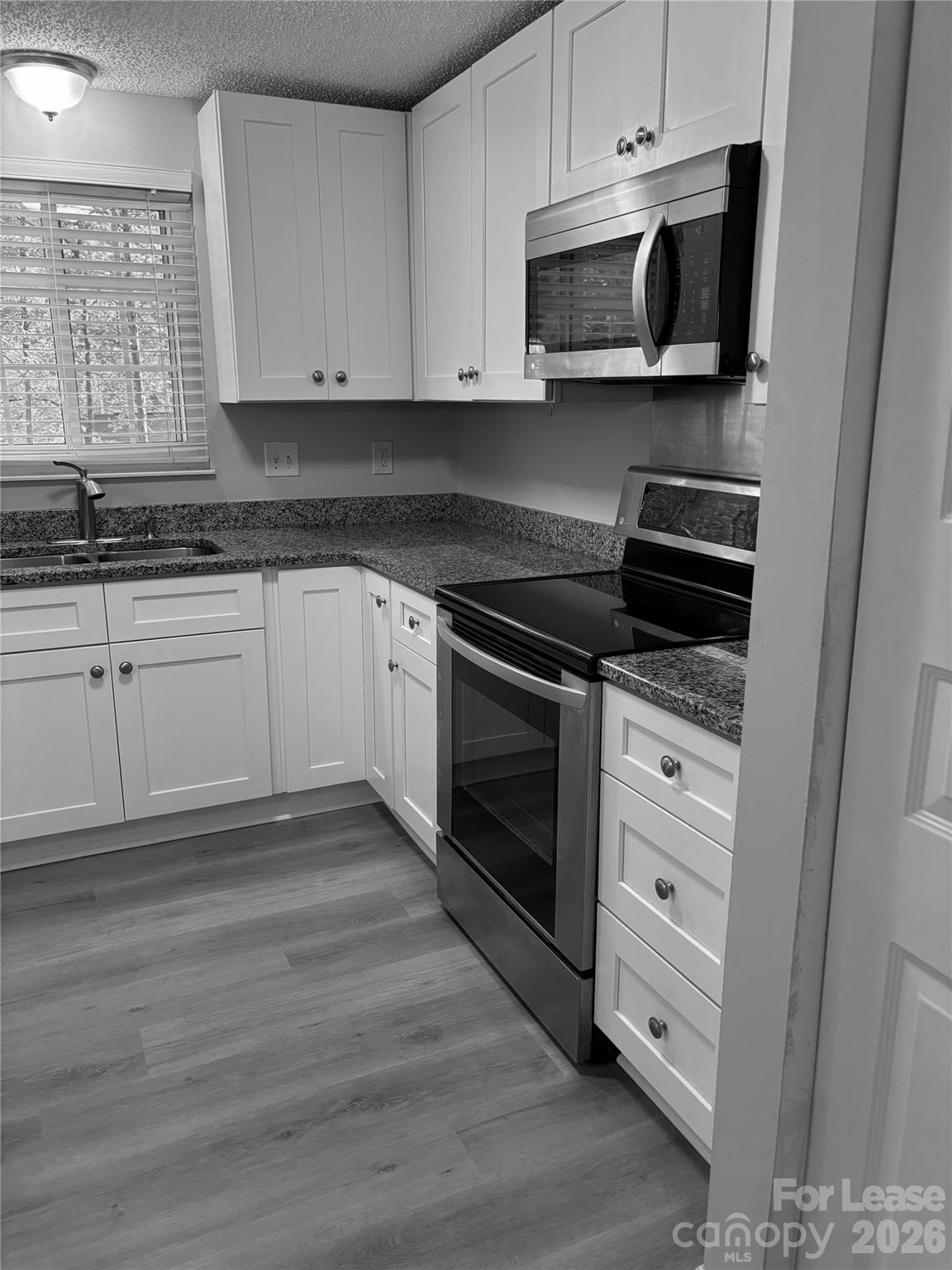 property viewer photo 7