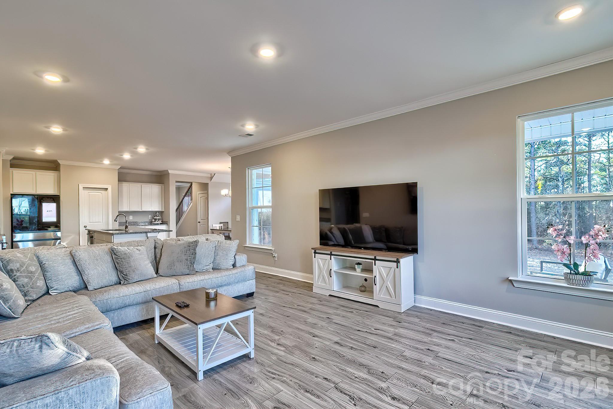 property viewer photo 24