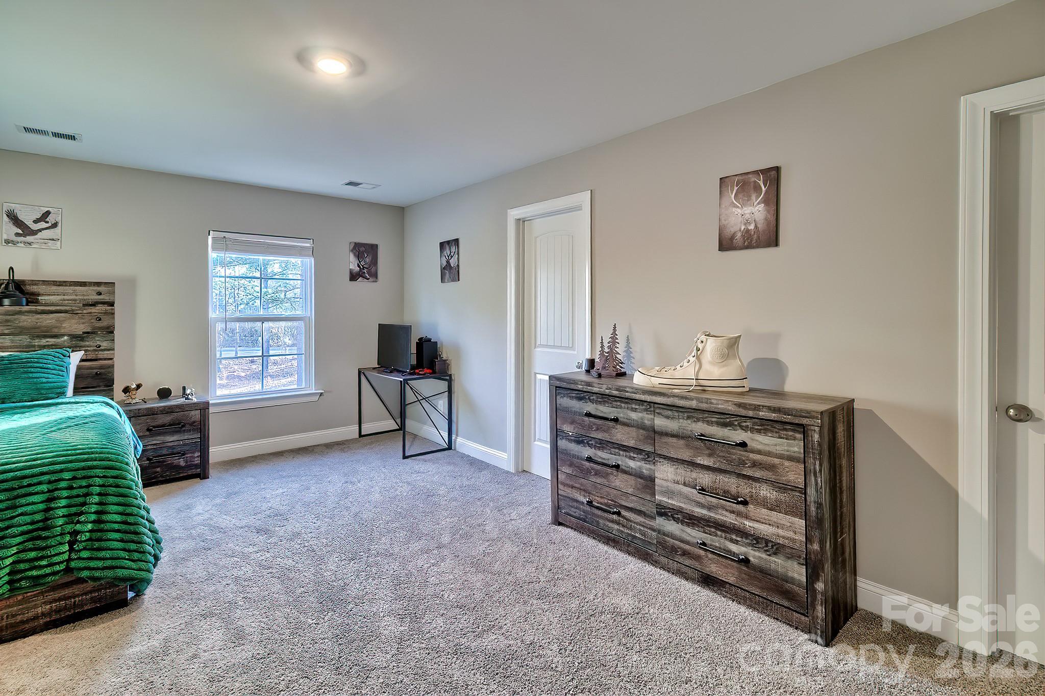 property viewer photo 35