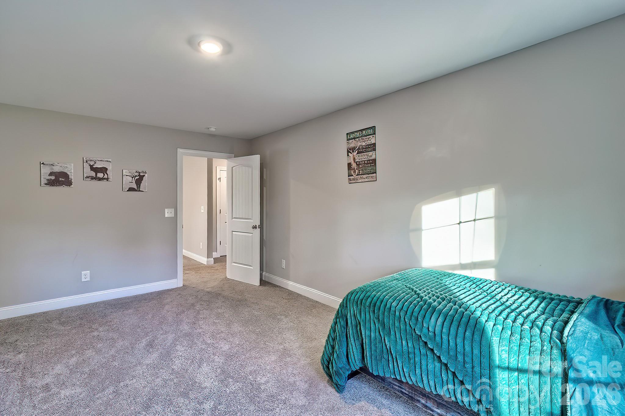 property viewer photo 36
