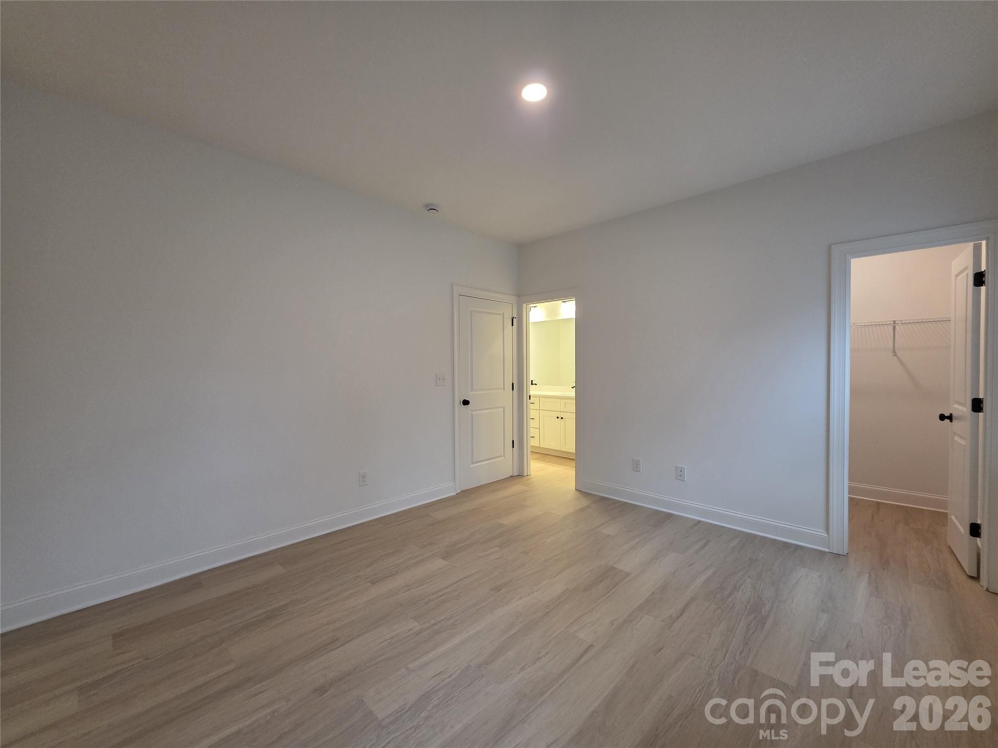 property viewer photo 15