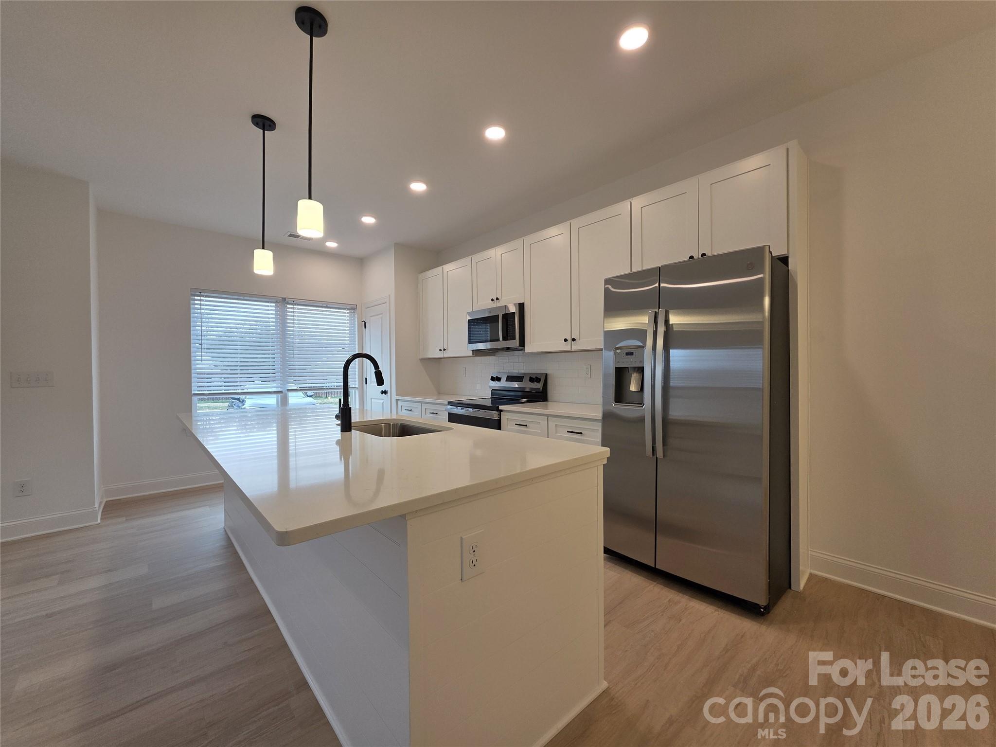 property viewer photo 3