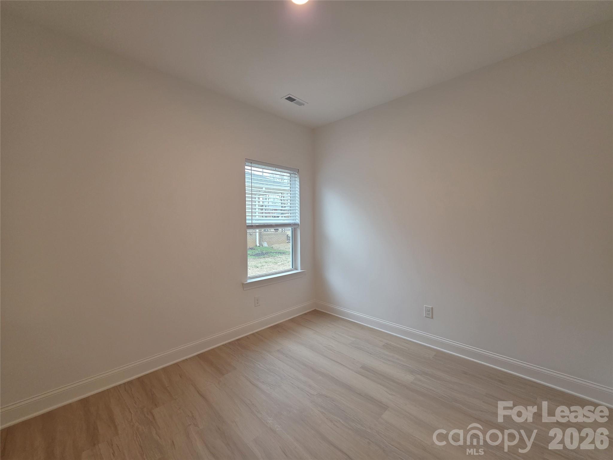 property viewer photo 7