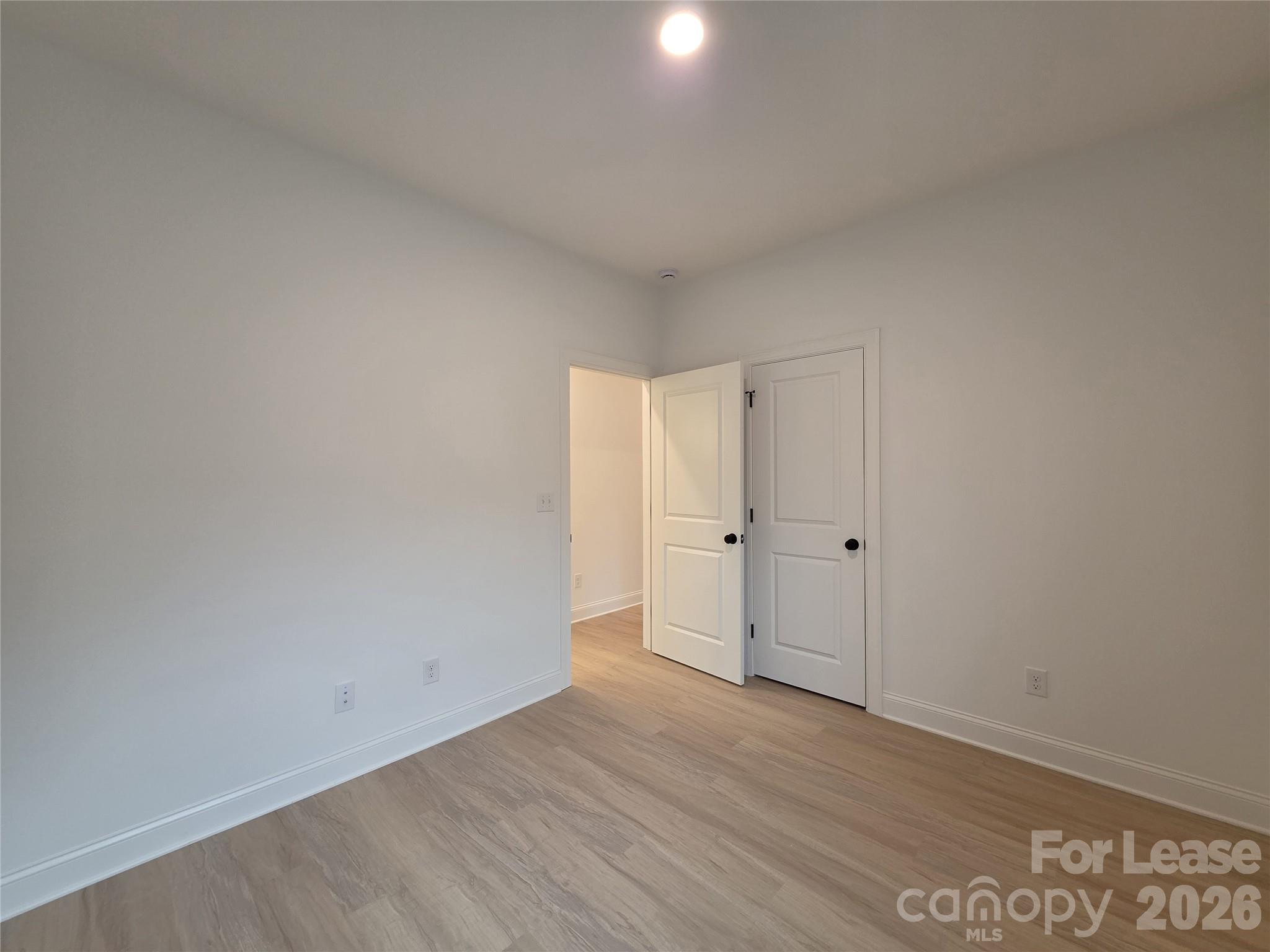 property viewer photo 8
