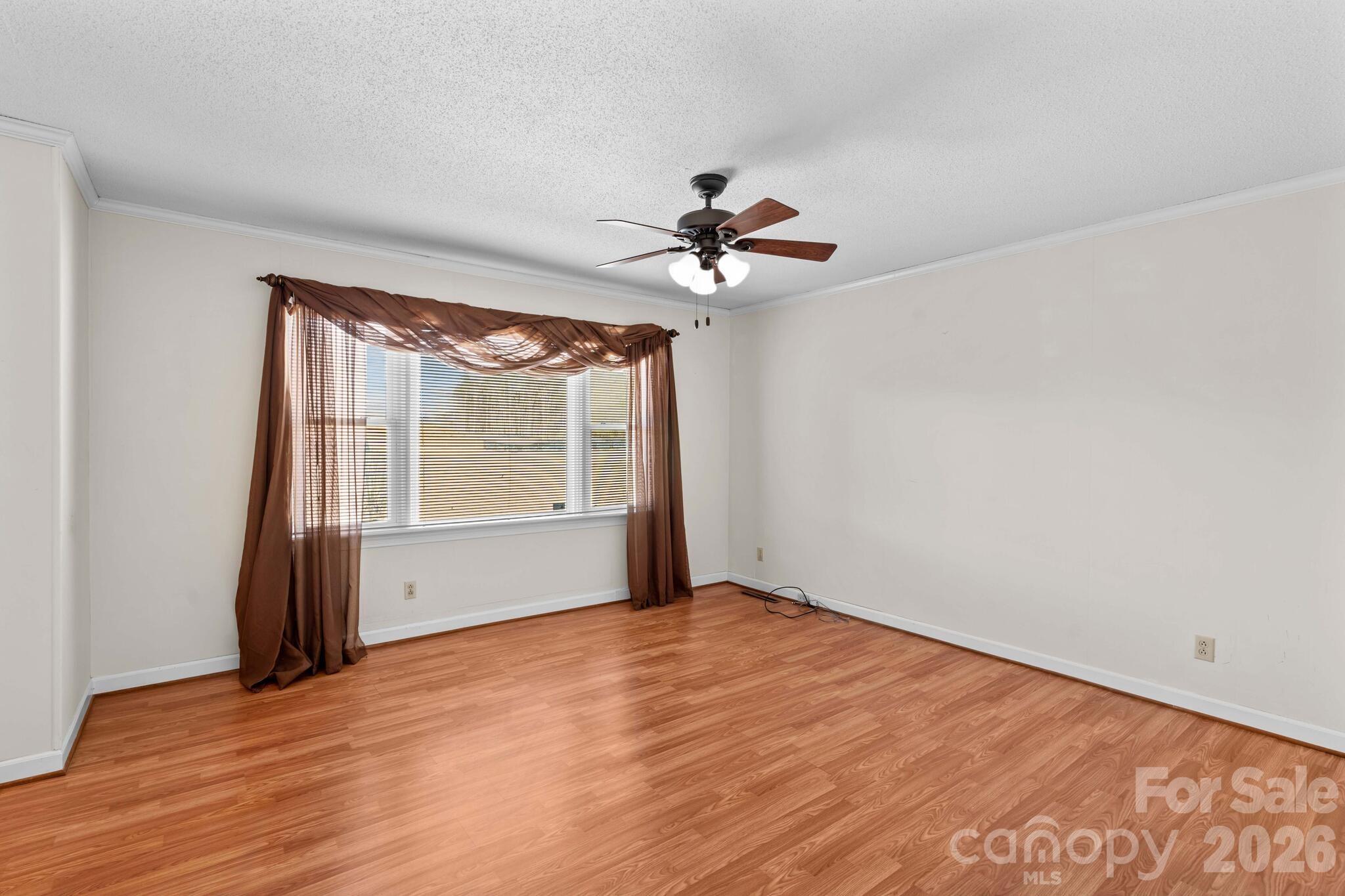 property viewer photo 12
