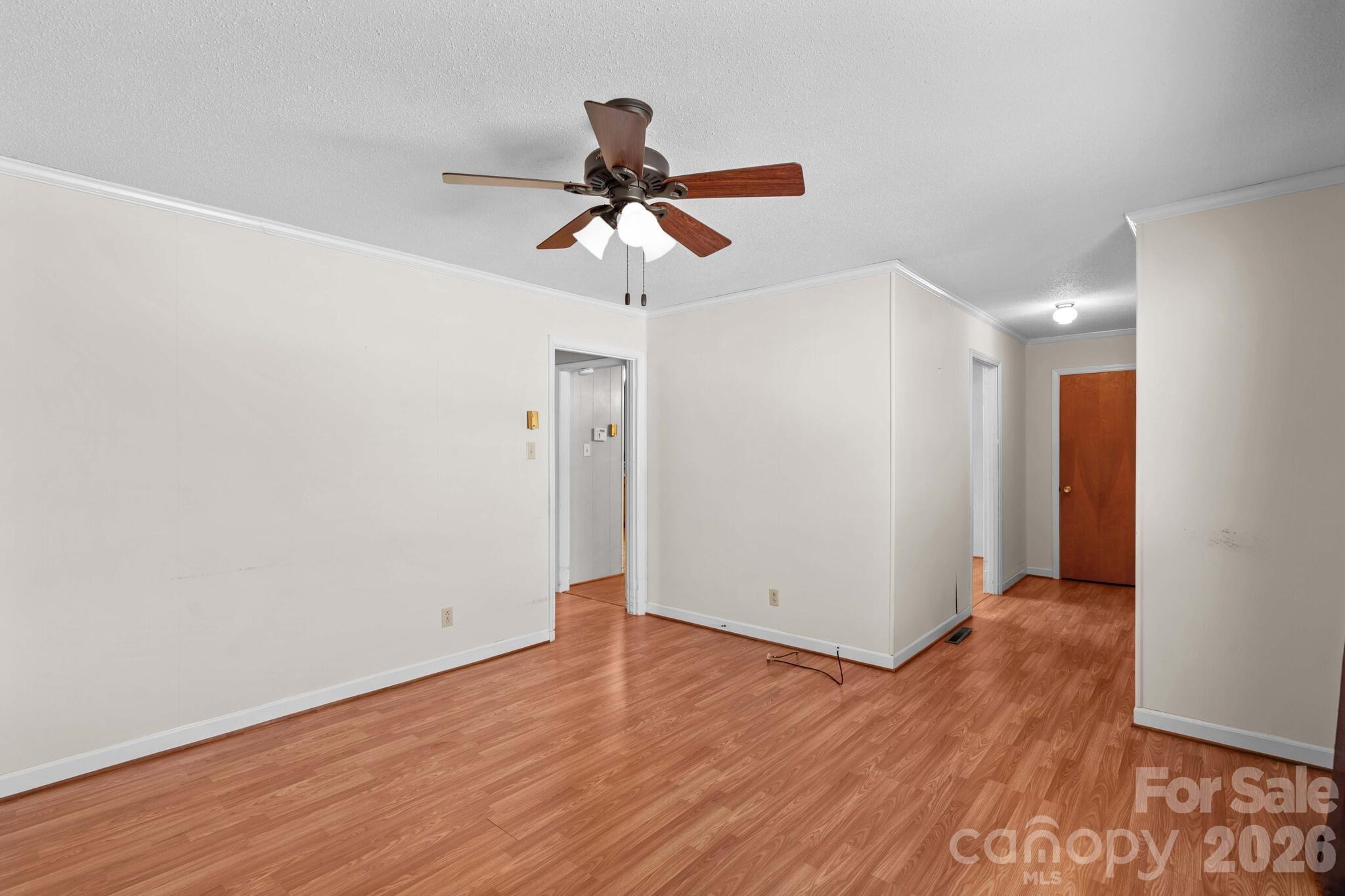 property viewer photo 16