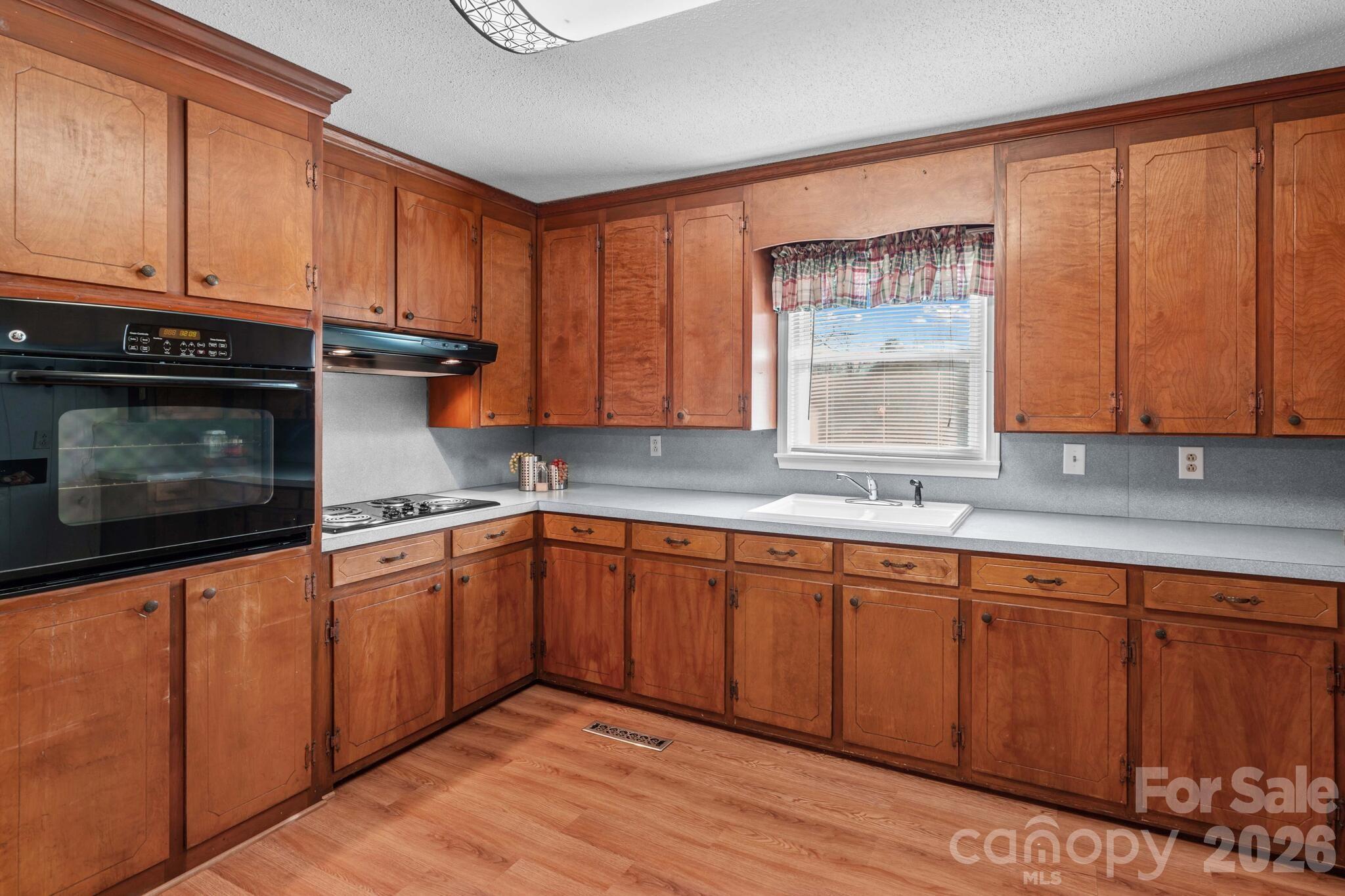 property viewer photo 18