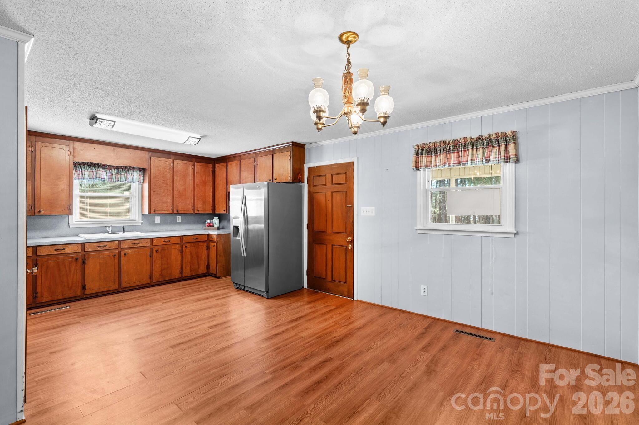 property viewer photo 25