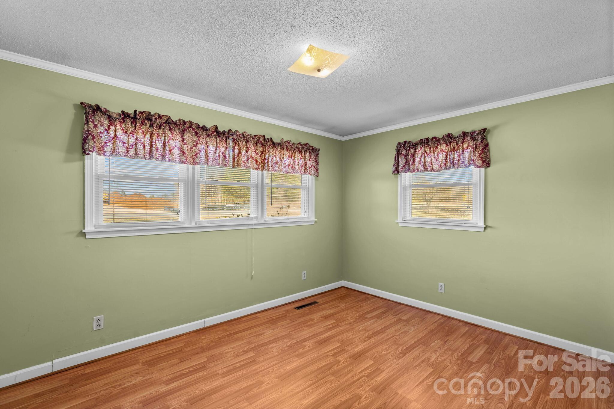 property viewer photo 32