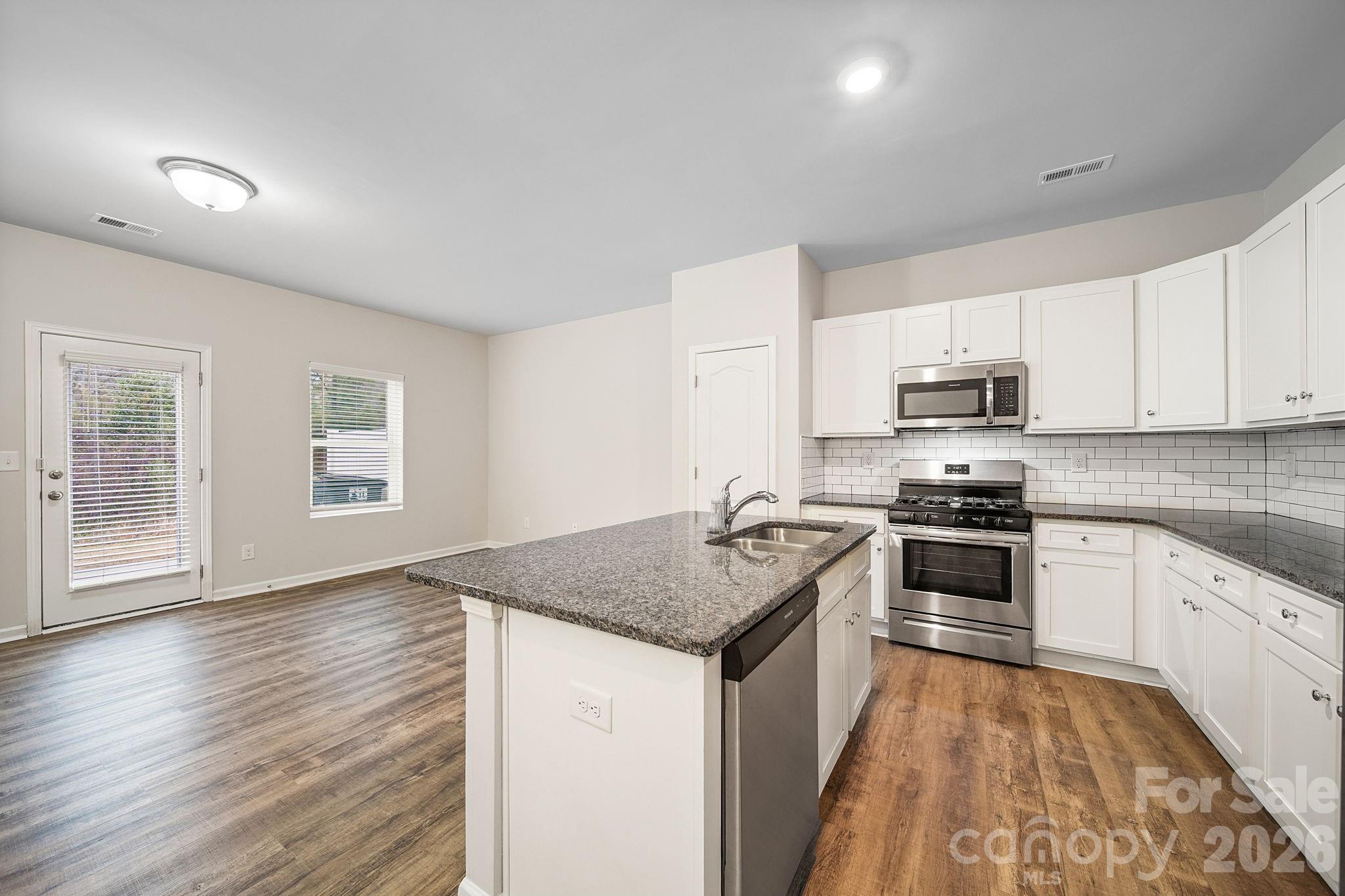 property viewer photo 1