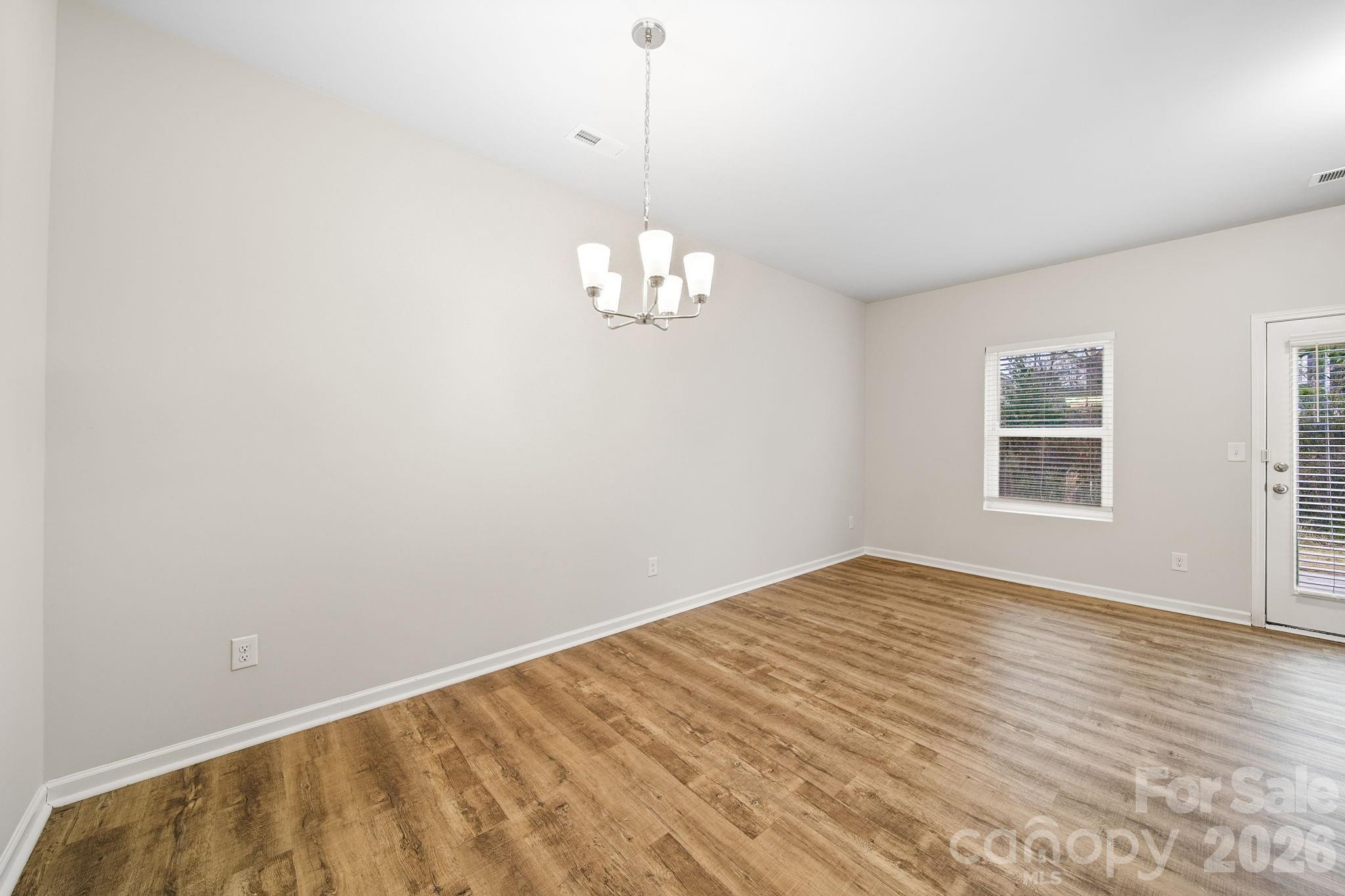 property viewer photo 9