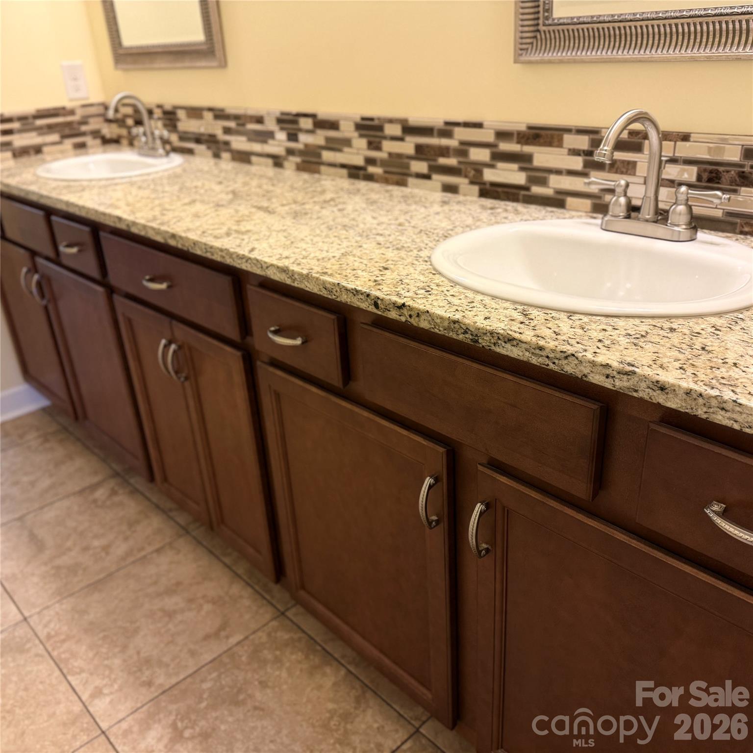 property viewer photo 13