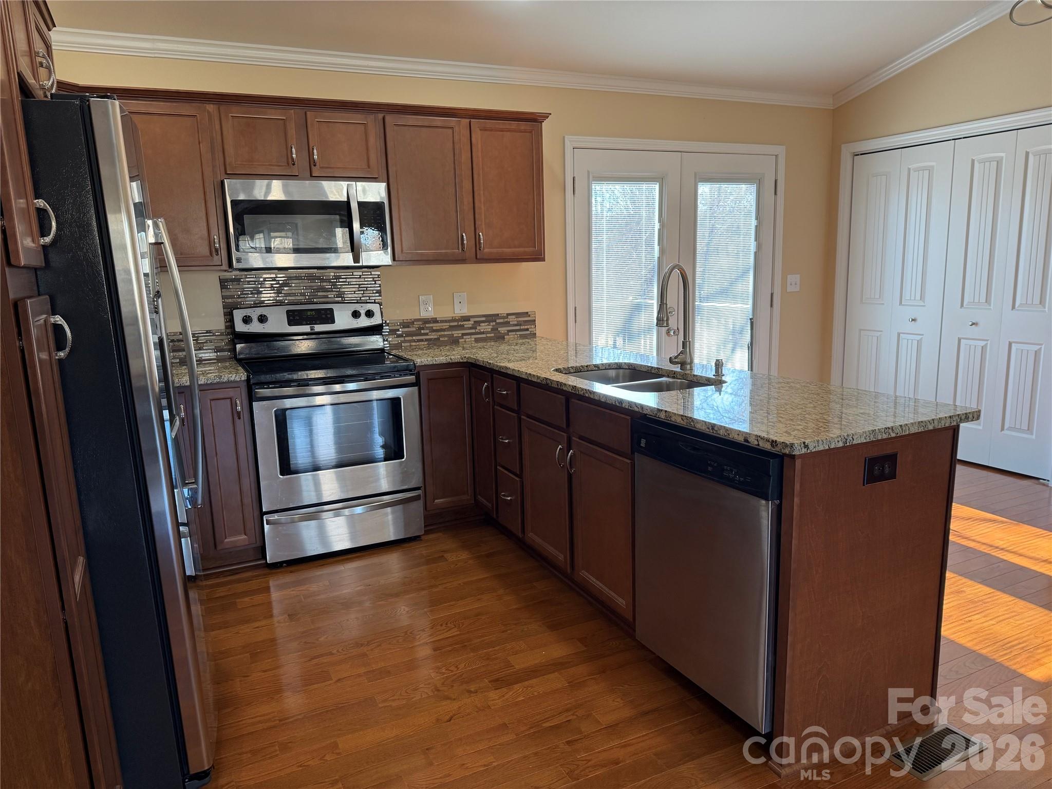 property viewer photo 3