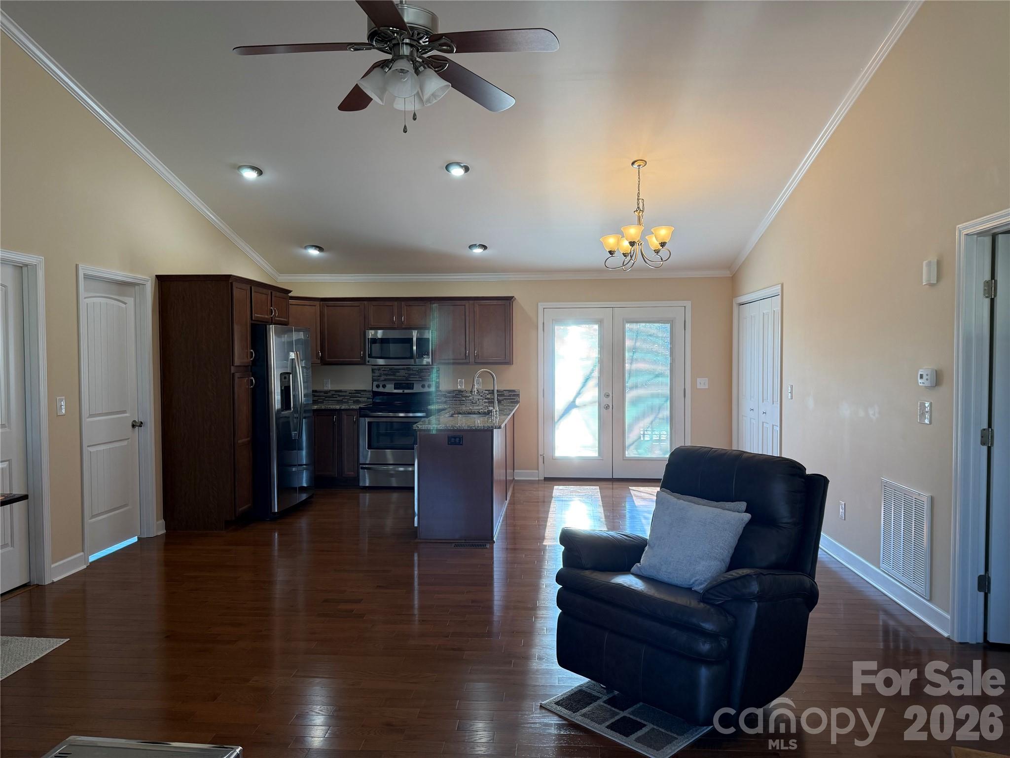 property viewer photo 6