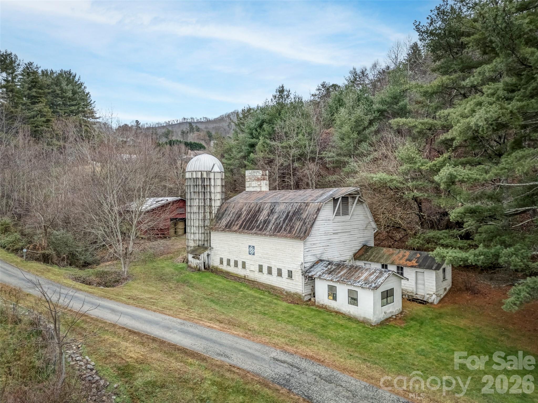 main property photo 2
