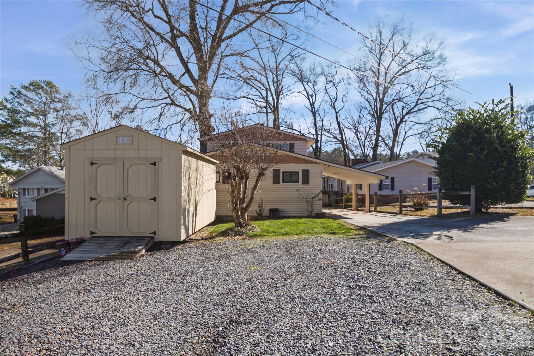 main property photo 30