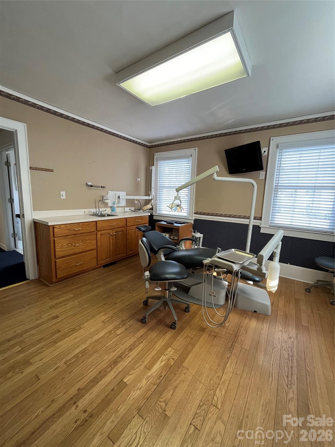 main property photo 10