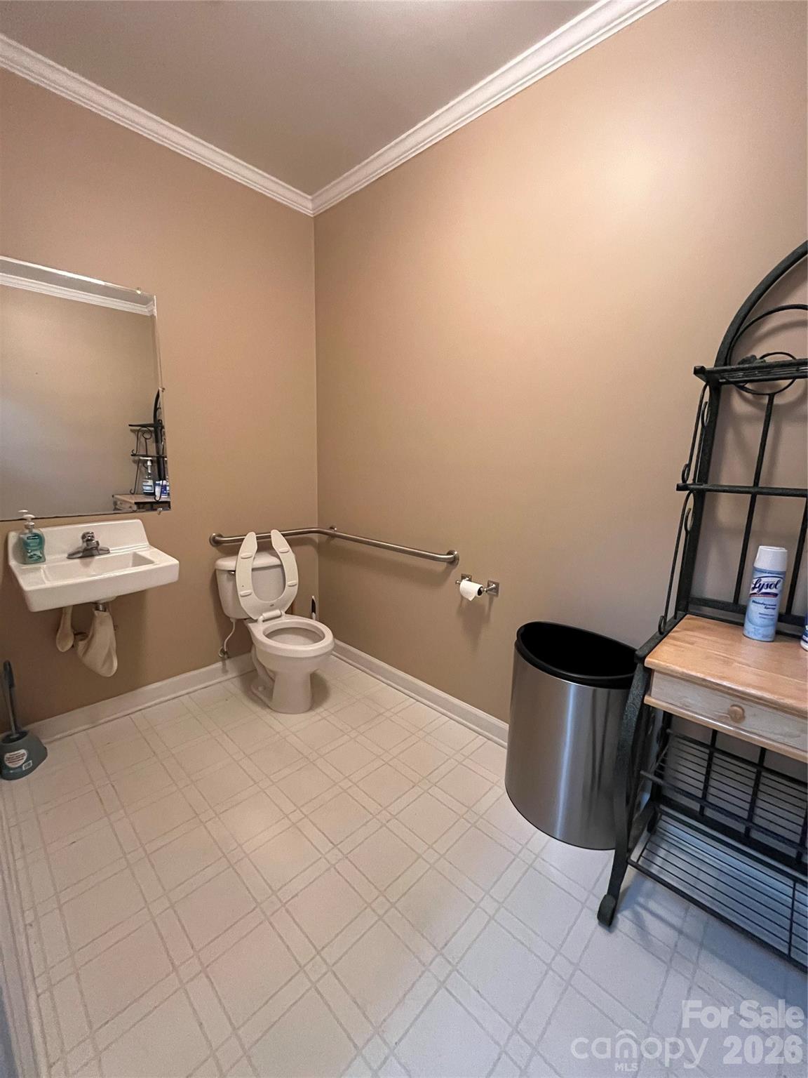 main property photo 13