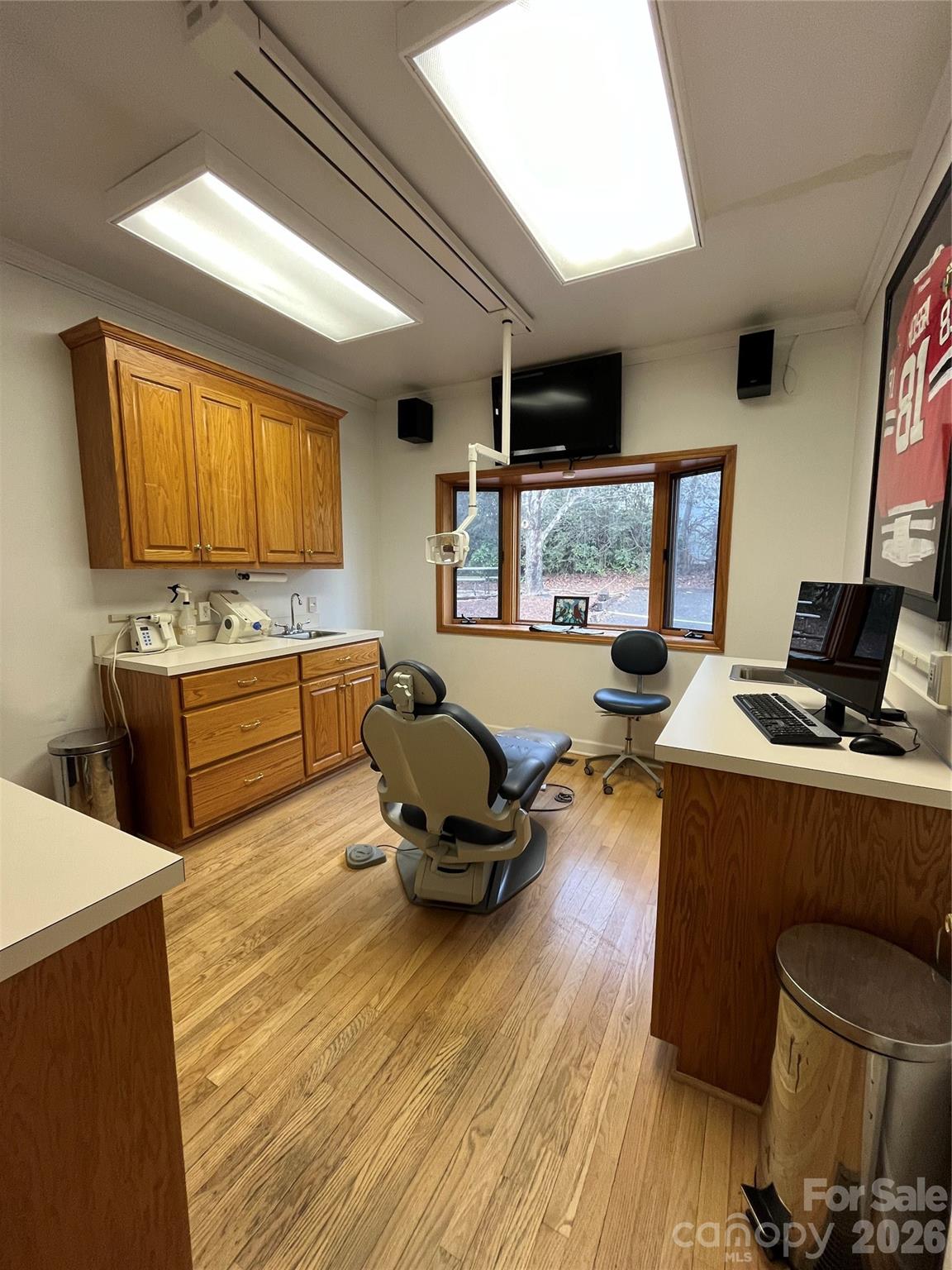 main property photo 5