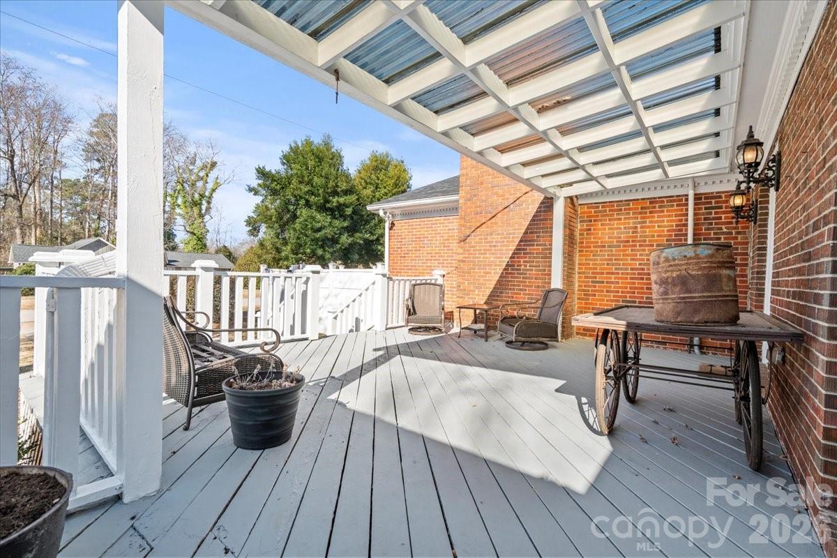 main property photo 37