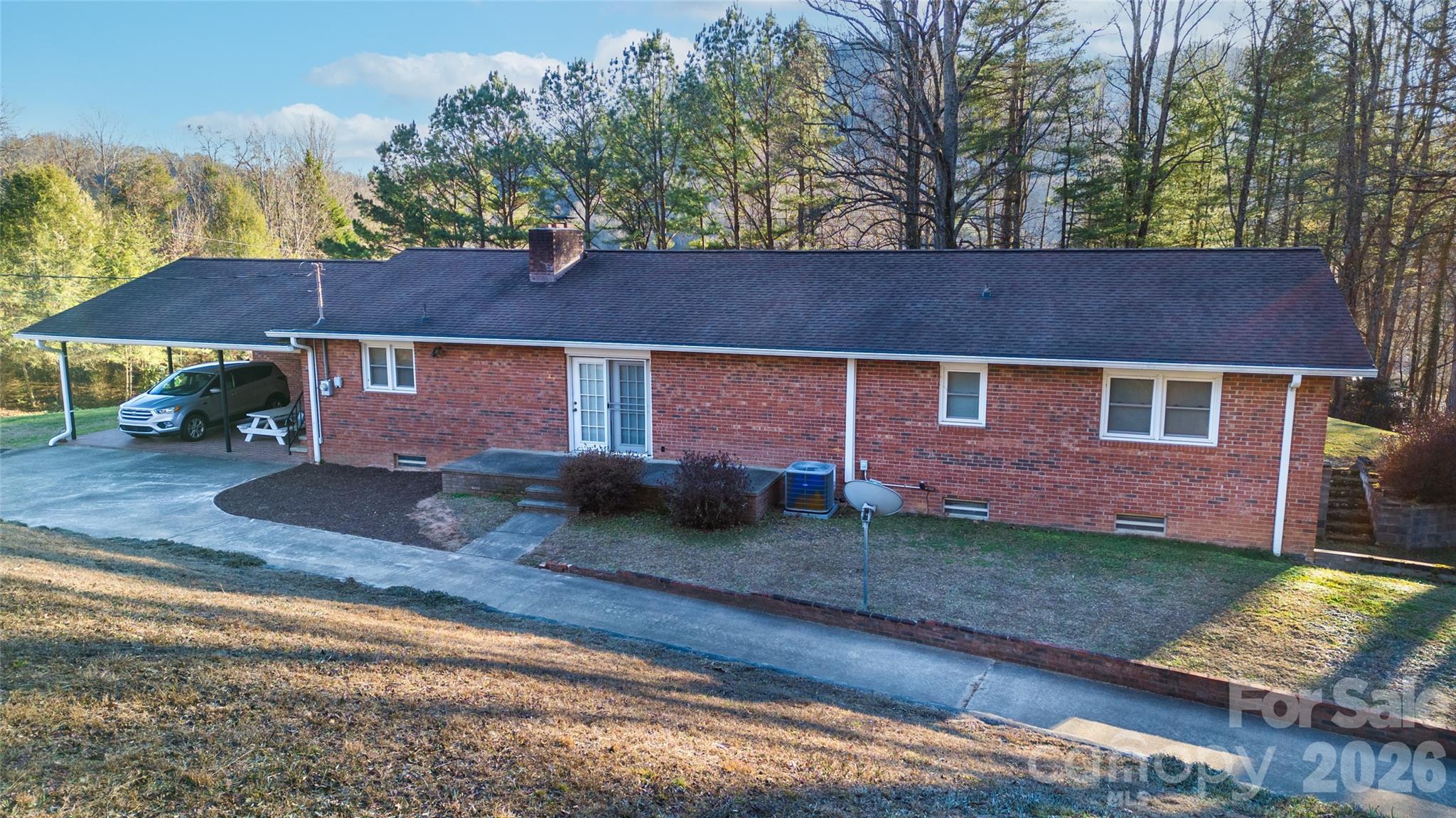 main property photo 3