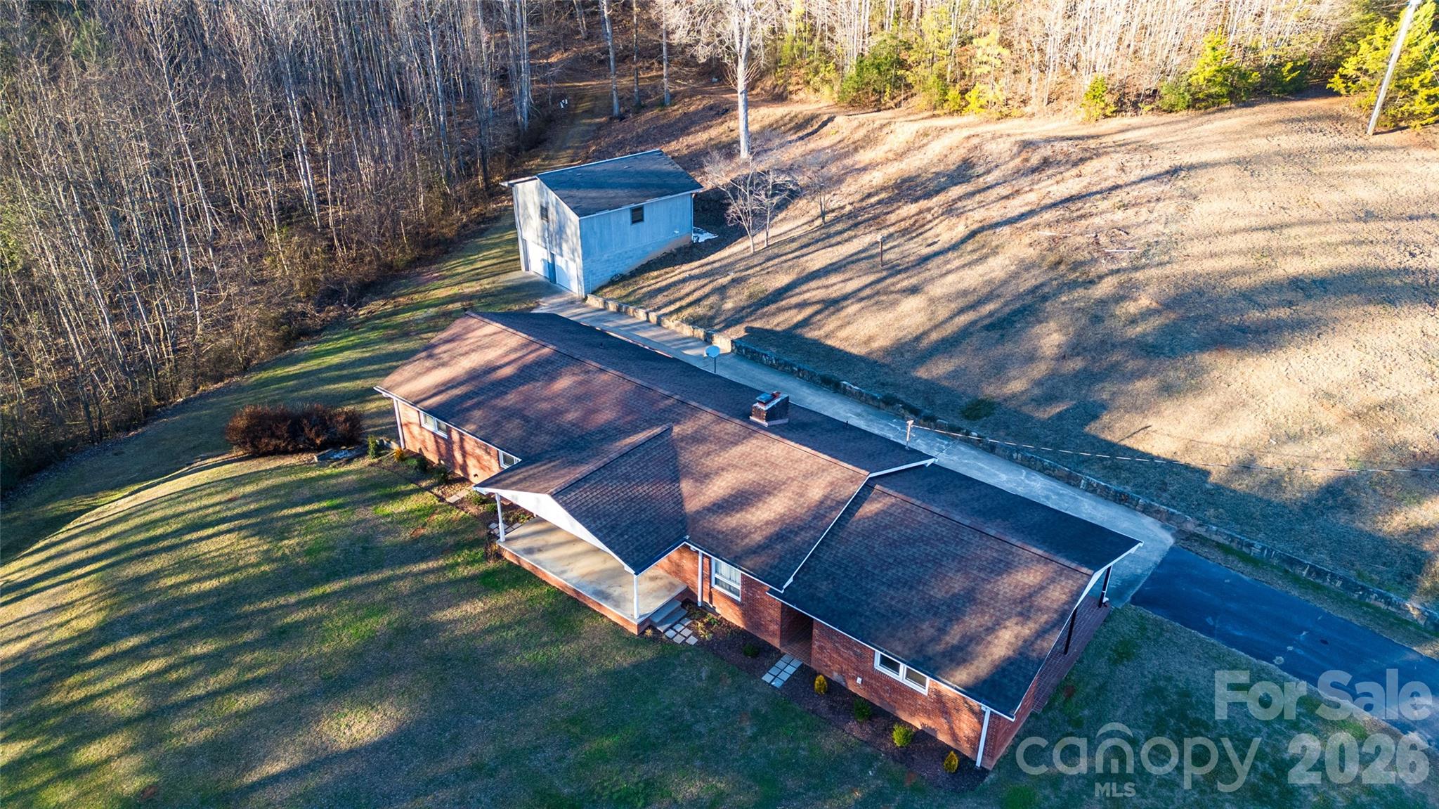main property photo 9