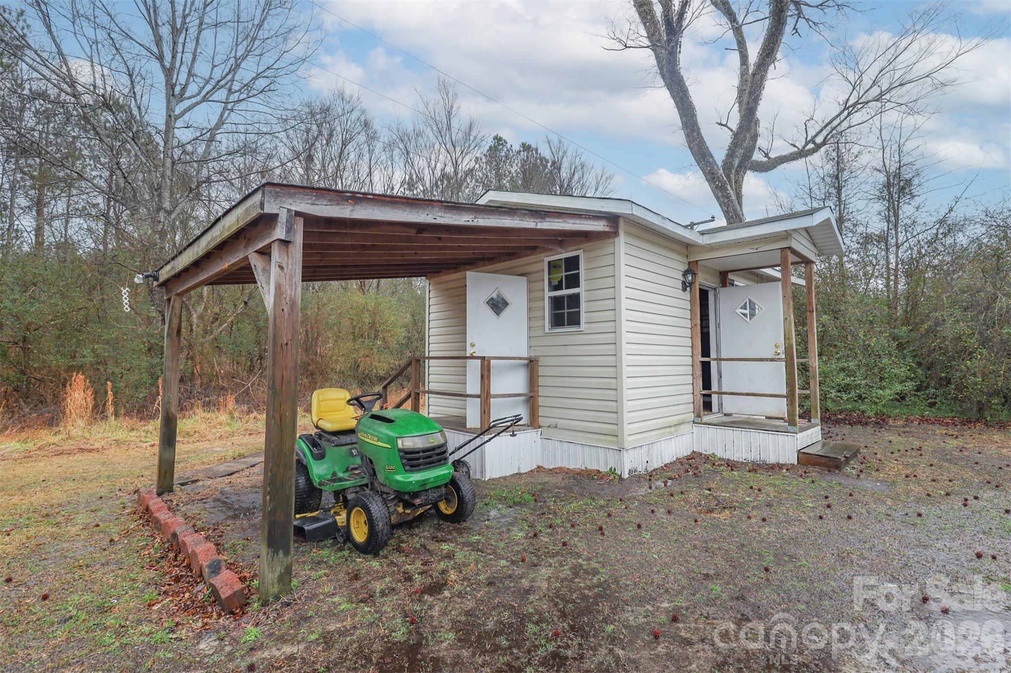 main property photo 29