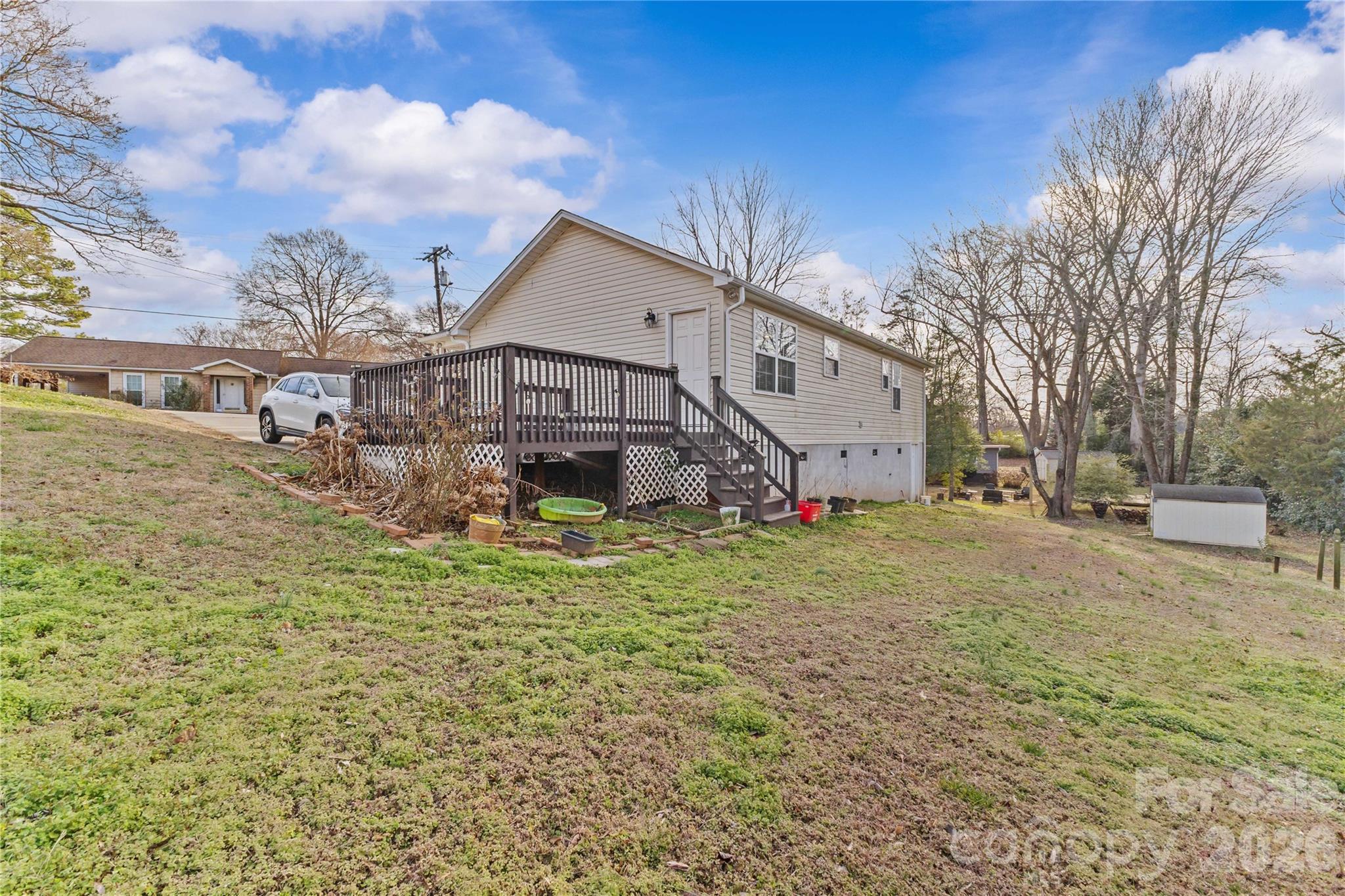 main property photo 40