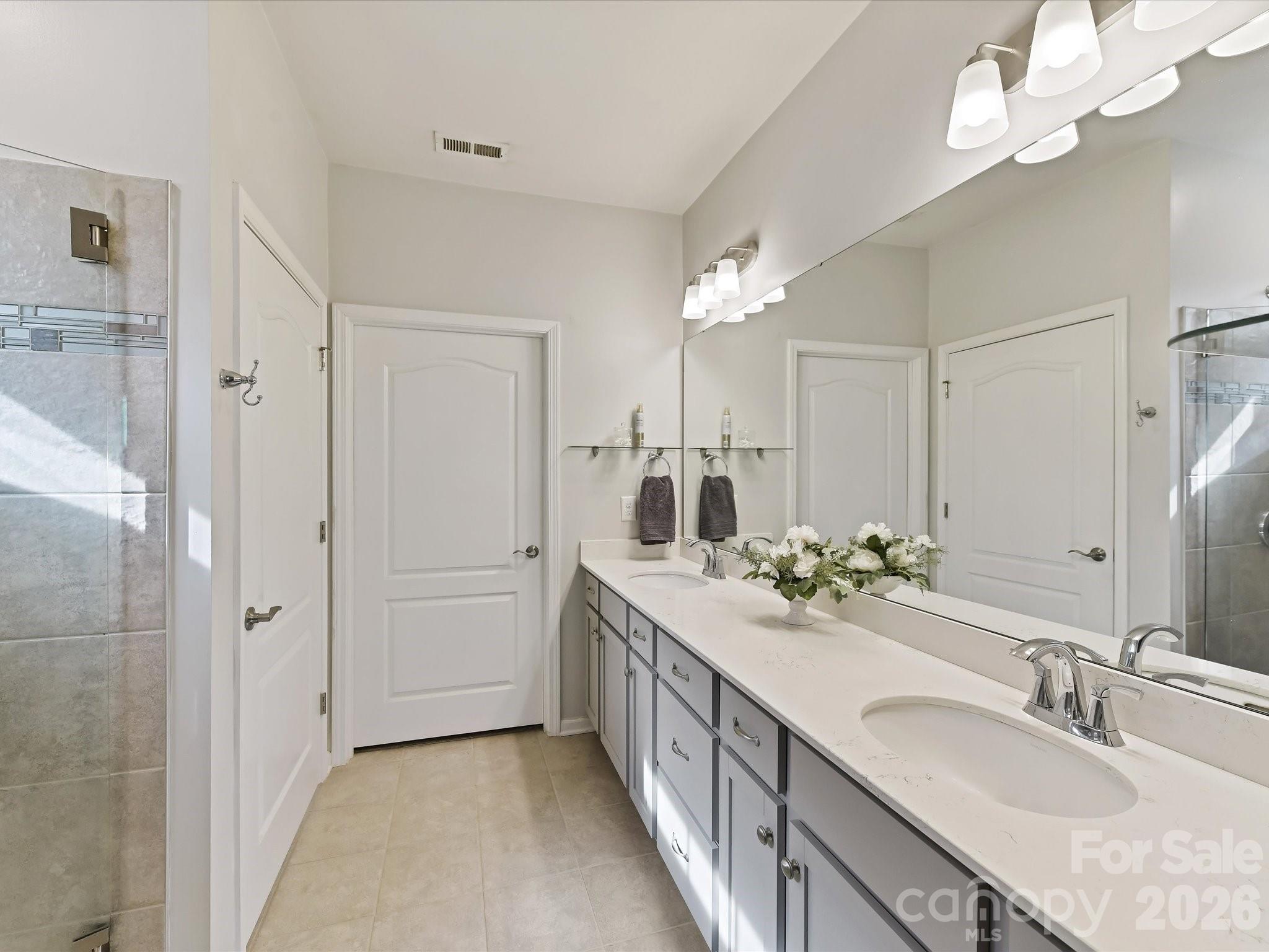 property viewer photo 17