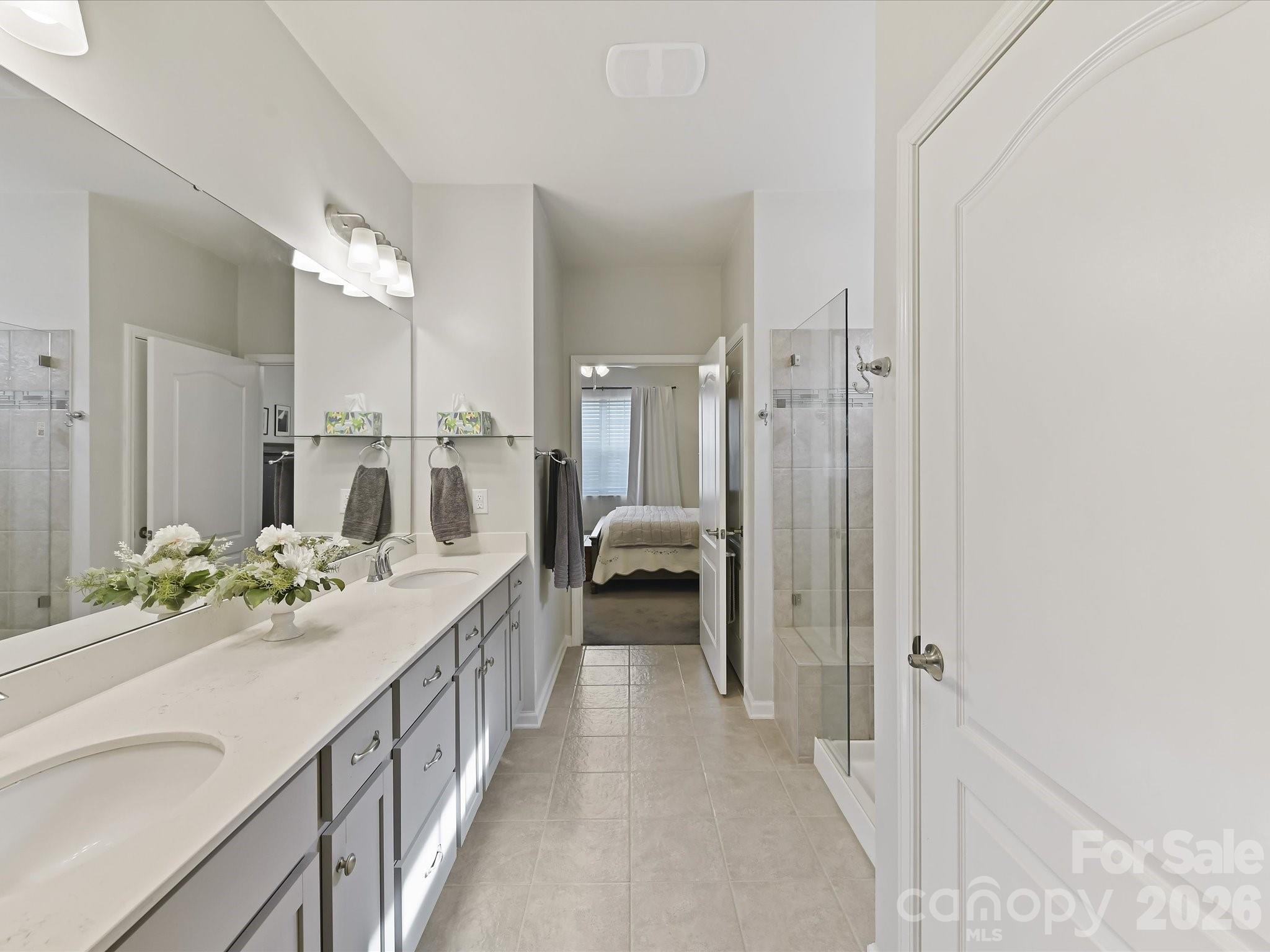property viewer photo 19