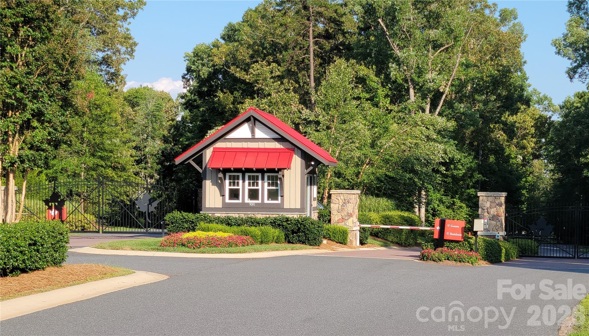 property viewer photo 38