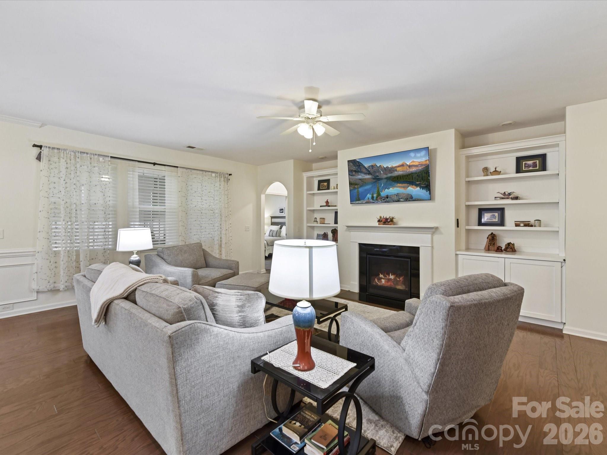 property viewer photo 4