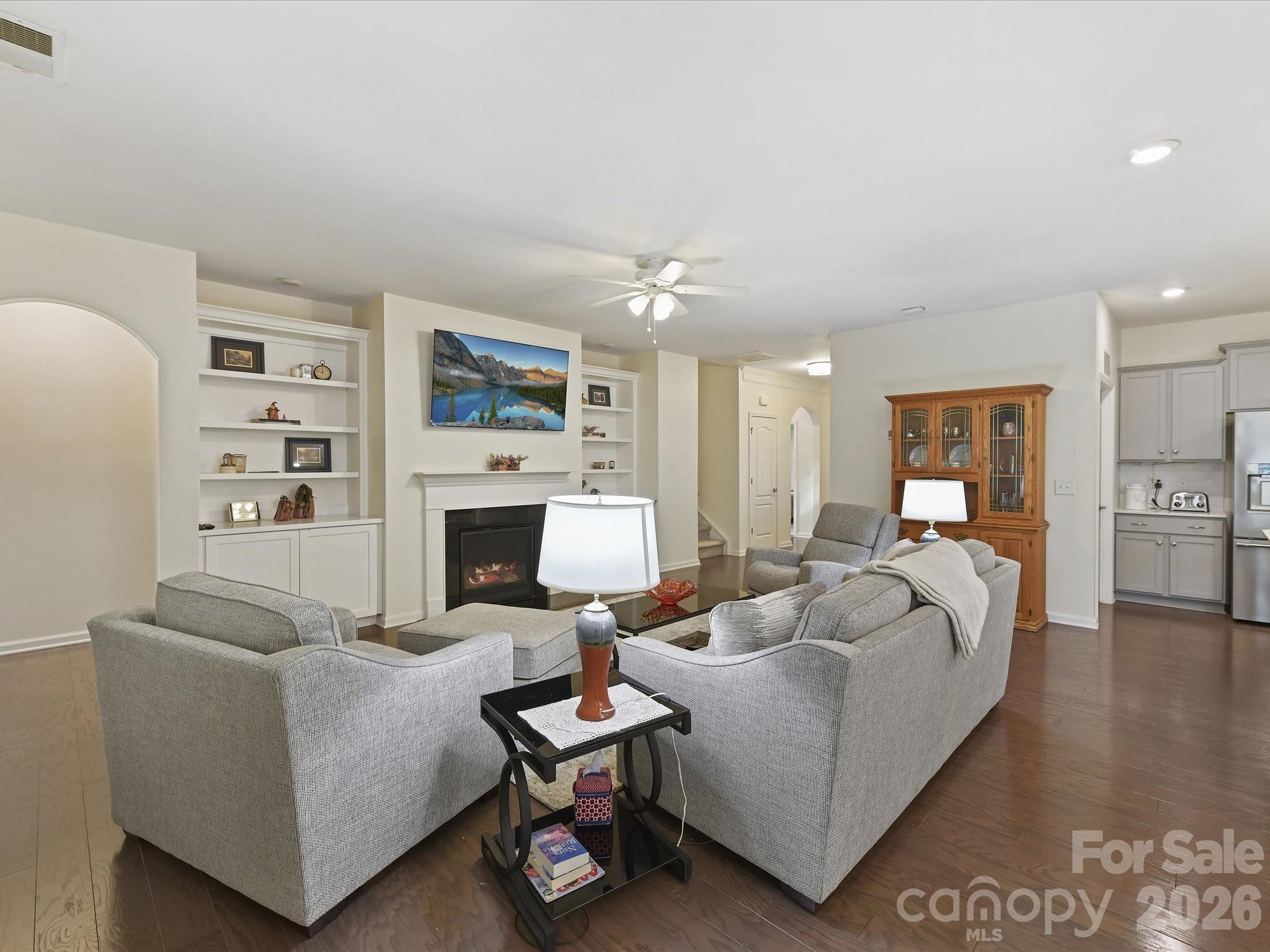 property viewer photo 5