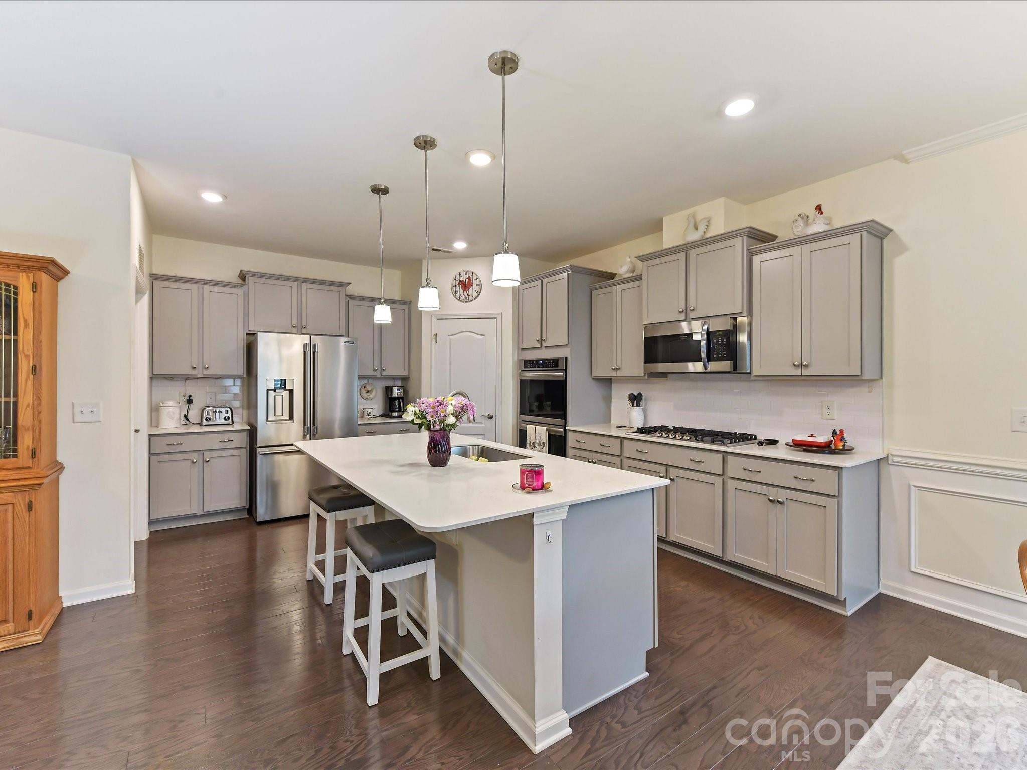 property viewer photo 9