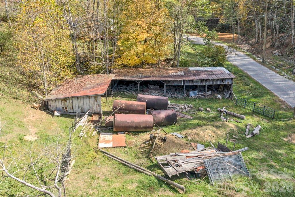 main property photo 28