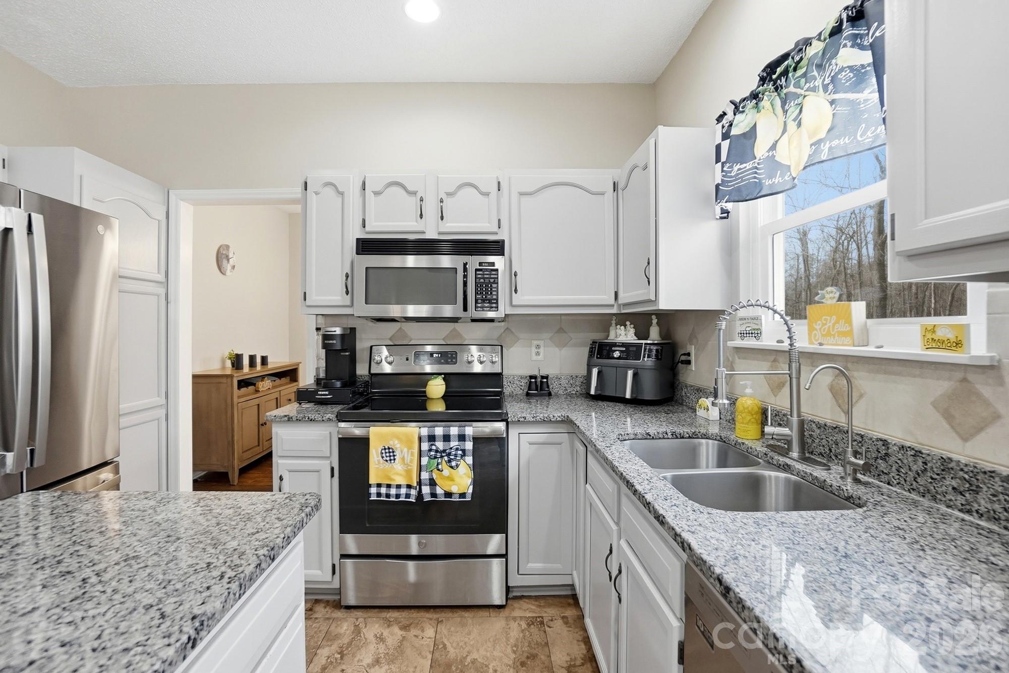 property viewer photo 10